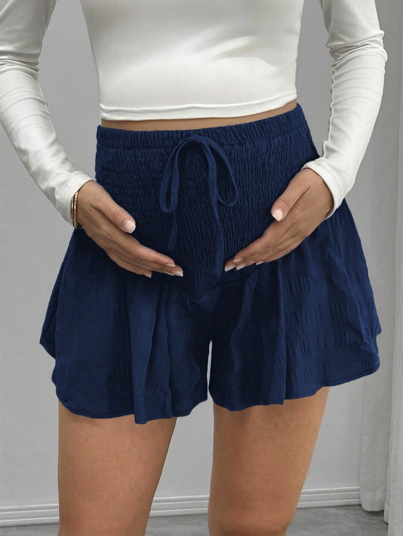SHEIN Maternity Solid Color Drawstring Waist Pleated Casual Versatile Daily Wear Shorts
