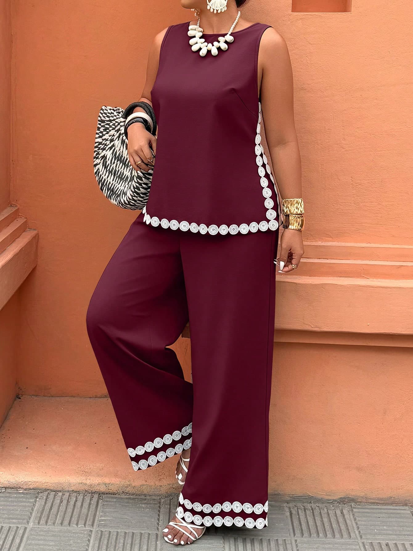 SHEIN LUNE Plus Size Women's Contrast Color Trim Sleeveless Split Leg Jumpsuit, Casual Elegant Vacation Outfit, Fashionable Street Wear Party White Summer
