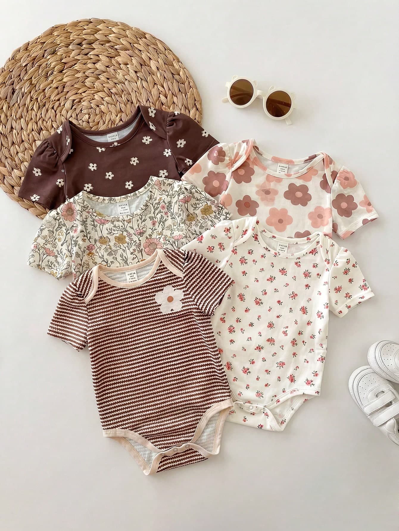 SHEIN Newborn Baby Girl Cute Casual Knit Printed Short Sleeve Romper,Multiple Colors For Summer Neutral Clothes Girls Rompers Brown 3 To 6 Month