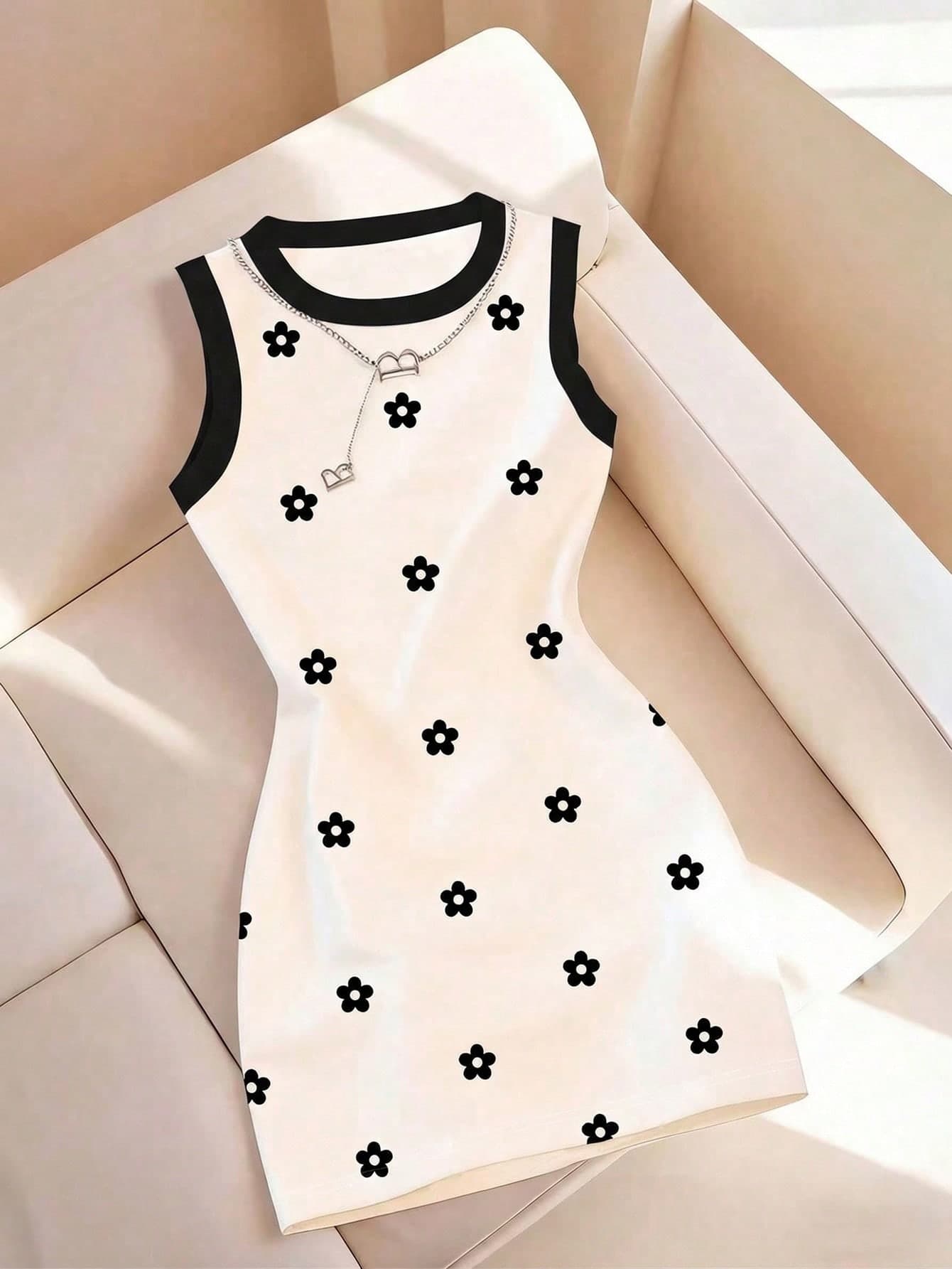 Resyla Casual Basic Round Neck Black & White Colorblock Floral Print Dress