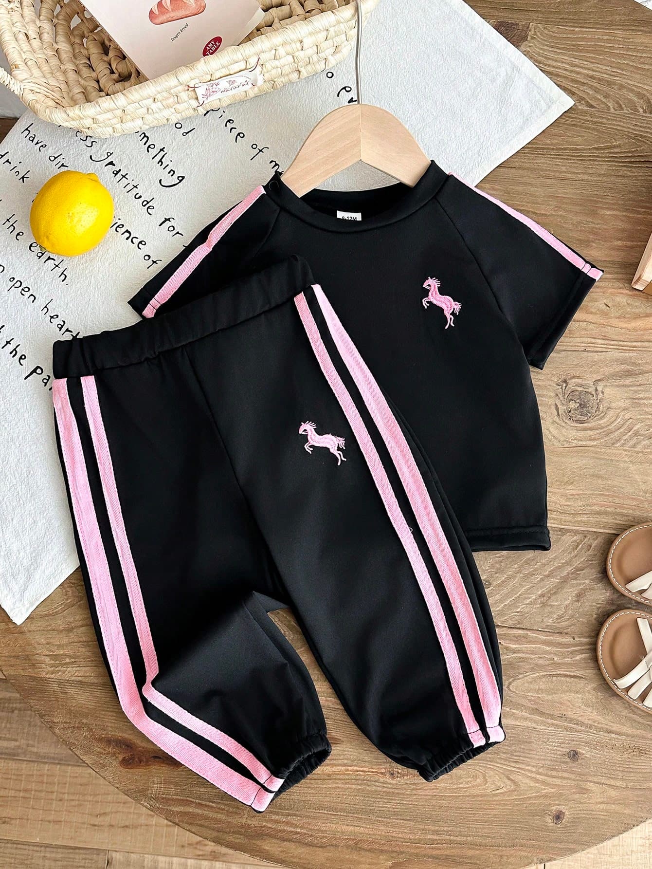 SHEIN Baby Girl 2pcs/Set Black Pink Outfits Summer Casual Vacation Sport Daily Style Embroidery Suit Short Puffed Sleeves Round Collar Top&Long Pants
