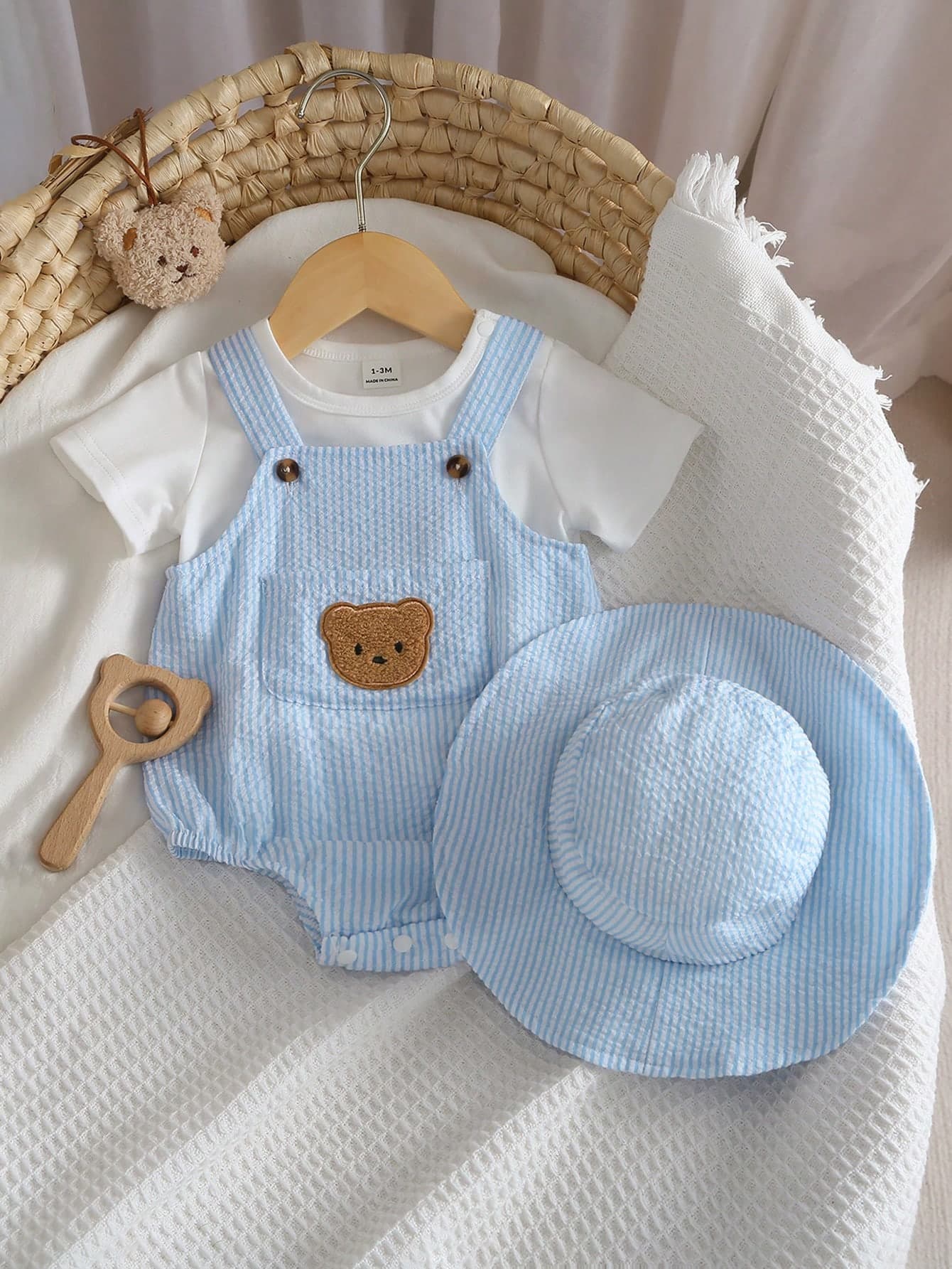 SHEIN Playful Pals Newborn Baby Cute And Refreshing Round-Neck Short-Sleeved T-Shirt Top And Blue And White Striped Backless Bodysuit With A Hat