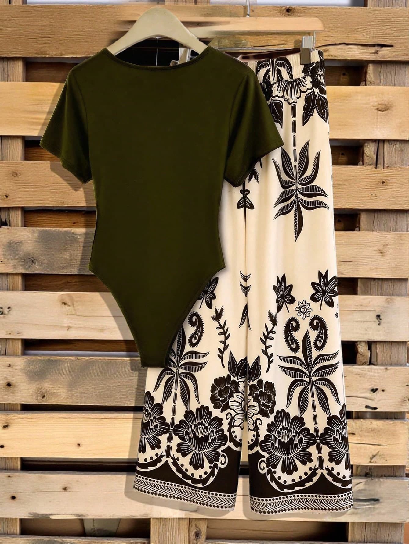 Franclia Plus Size Women's Casual Dark Green V-Neck Short Sleeve Jumpsuit And Tropical Print Loose Wide Leg Pants Set,Boho Summer Vacation Holiday Outfit