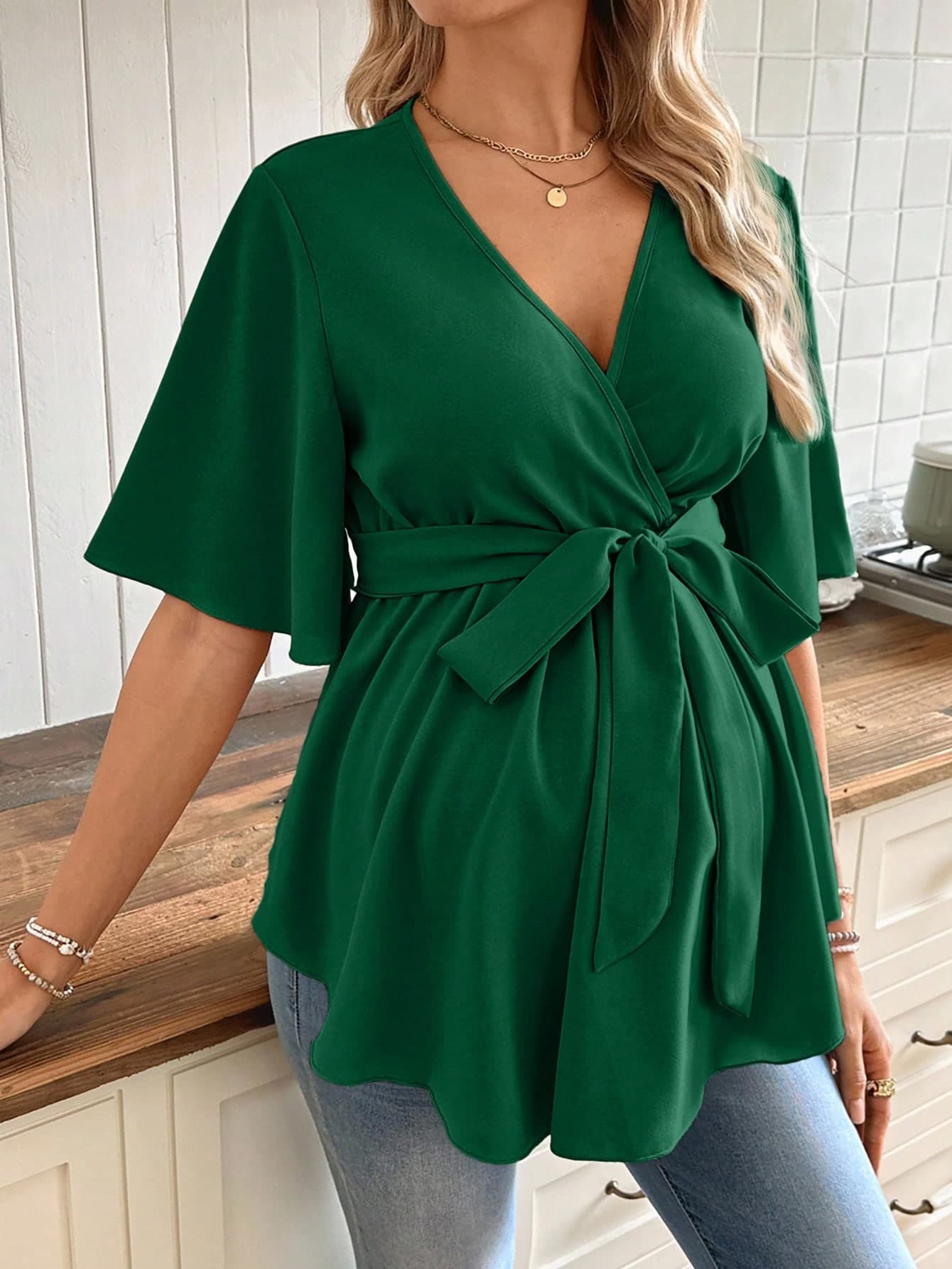 SHEIN Maternity Solid Color V-Neck Ruffle Trim Shirt With Belt