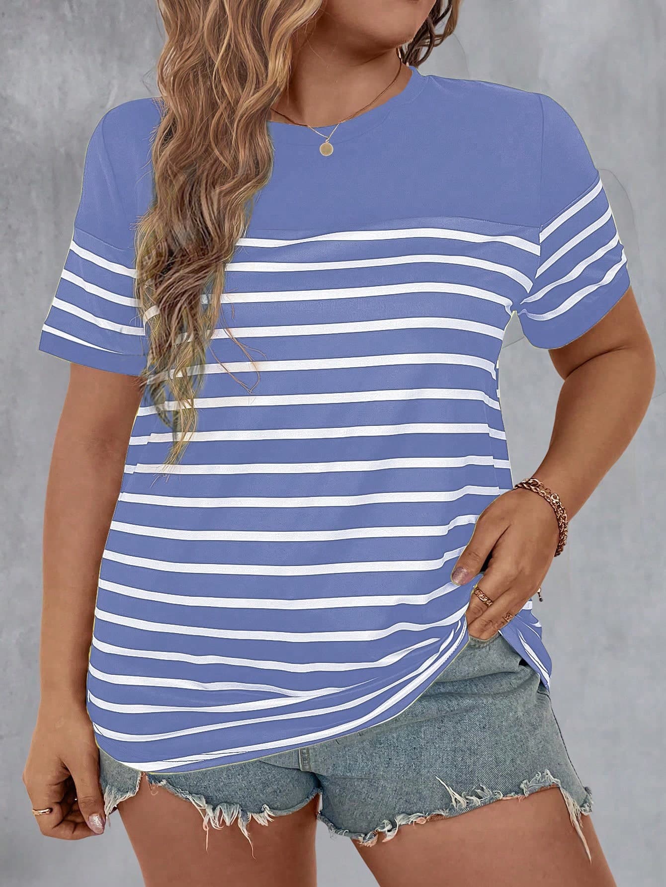 Plus Size Women Summer Navy Blue Print Round Neck Short Sleeve Casual Eleganza T-Shirt Graphic Tees Women Tops Vacation