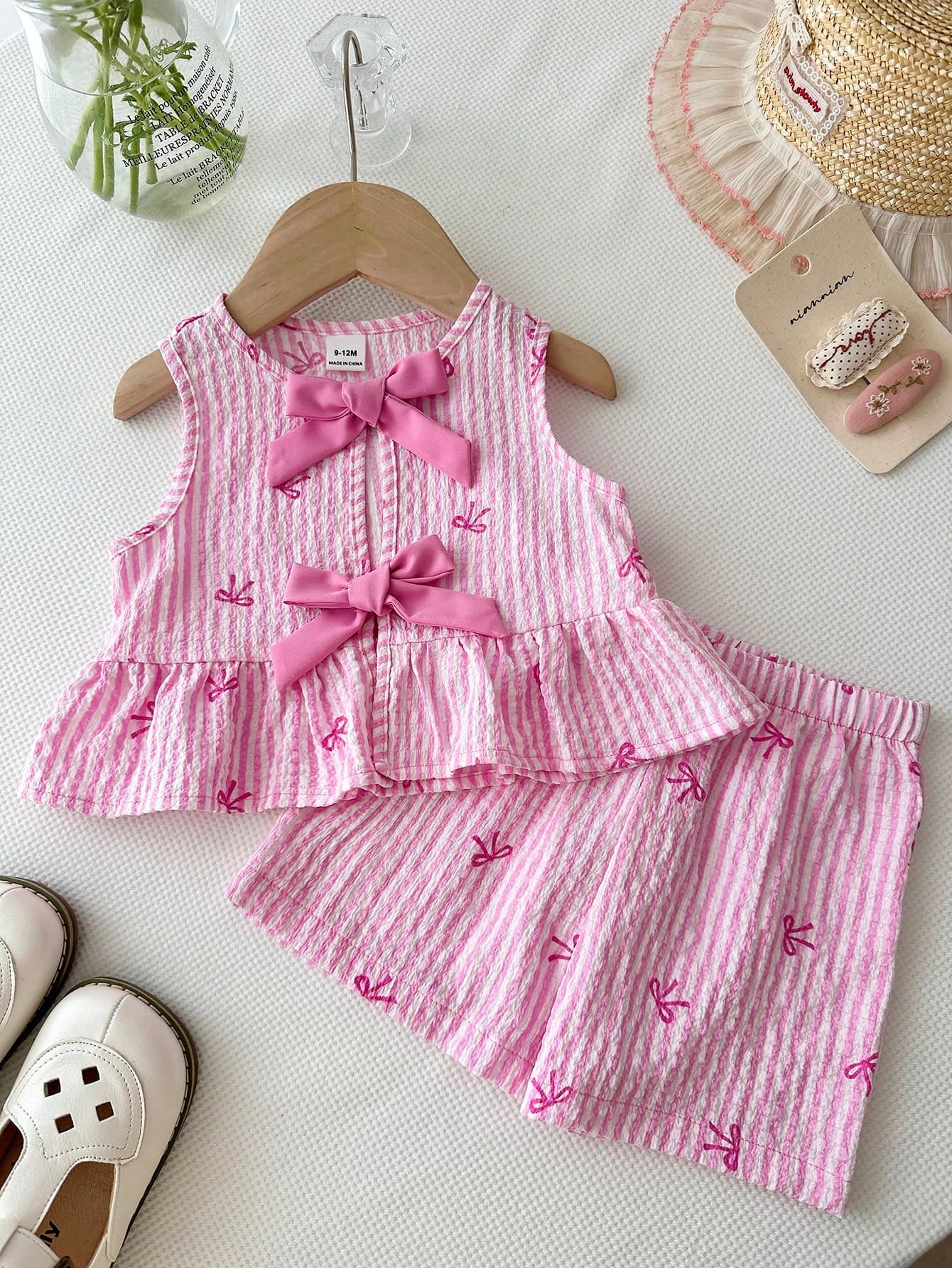 SHEIN Young Girl Cute Summer Vacation Bow Striped Pattern Camisole & Elastic Waist Shorts 2 Pieces Set