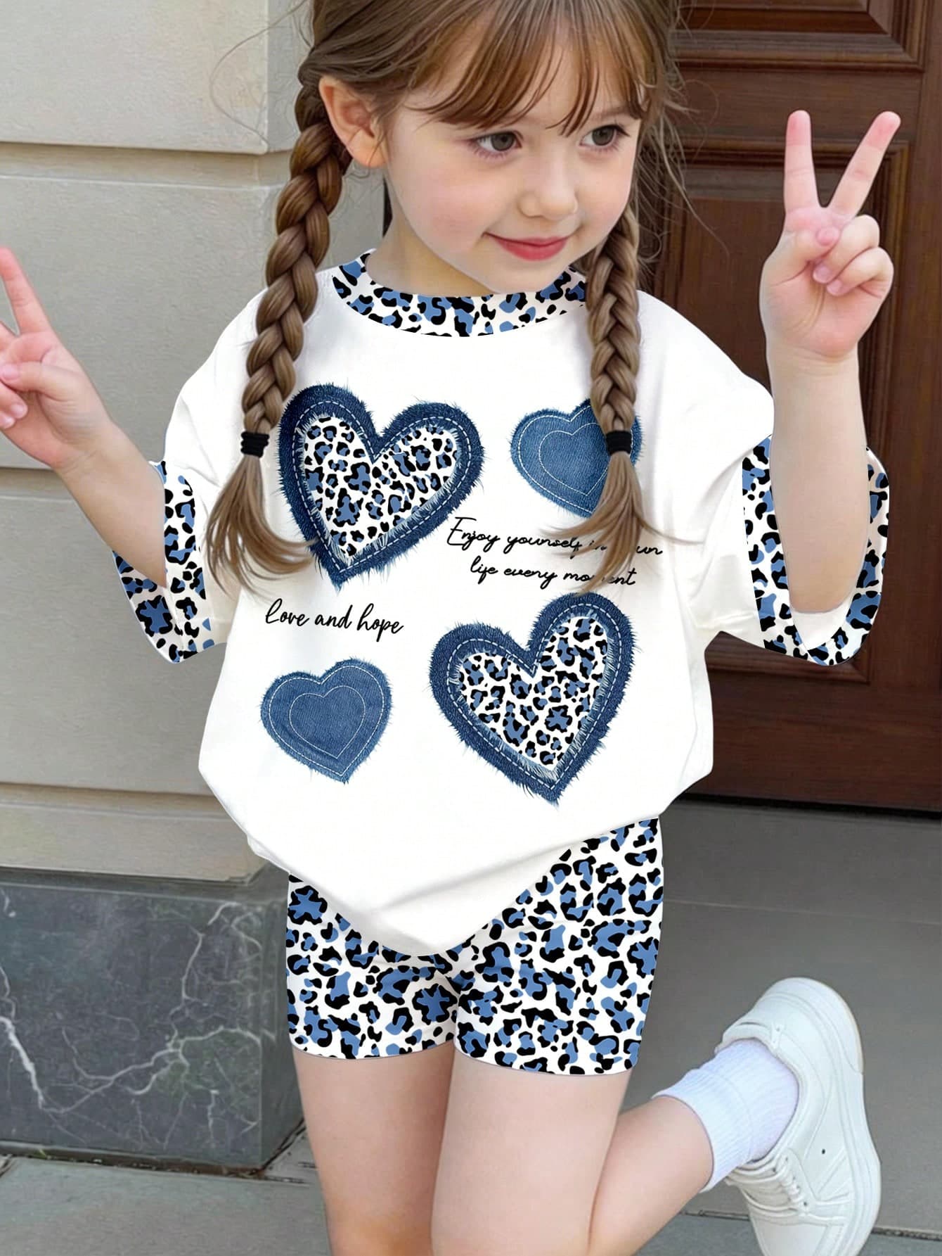 SHEIN 2pcs/Set Young Girl Retro Leopard Print Heart Pattern Short Sleeve Top And Shorts Set,Cute Summer Outfits,Korean Style Casual Kids Summer Vacation