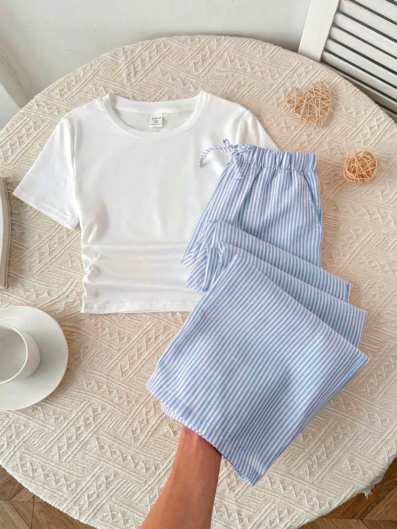 SHEIN 2pcs/Set Tween Girls' Casual Crew Neck Top And Striped Pants Outfit