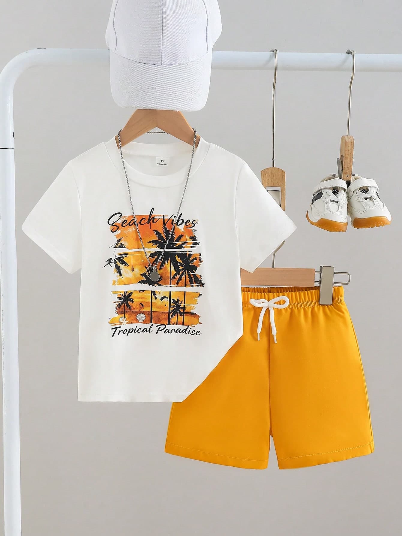 SHEIN Vacaura 2pcs/Set Young Boy Casual Coconut Tree Slogan Print Short Sleeve T-Shirt And Shorts,White Summer Beach Holiday Vacation Outfit For Daily Casual Wear
