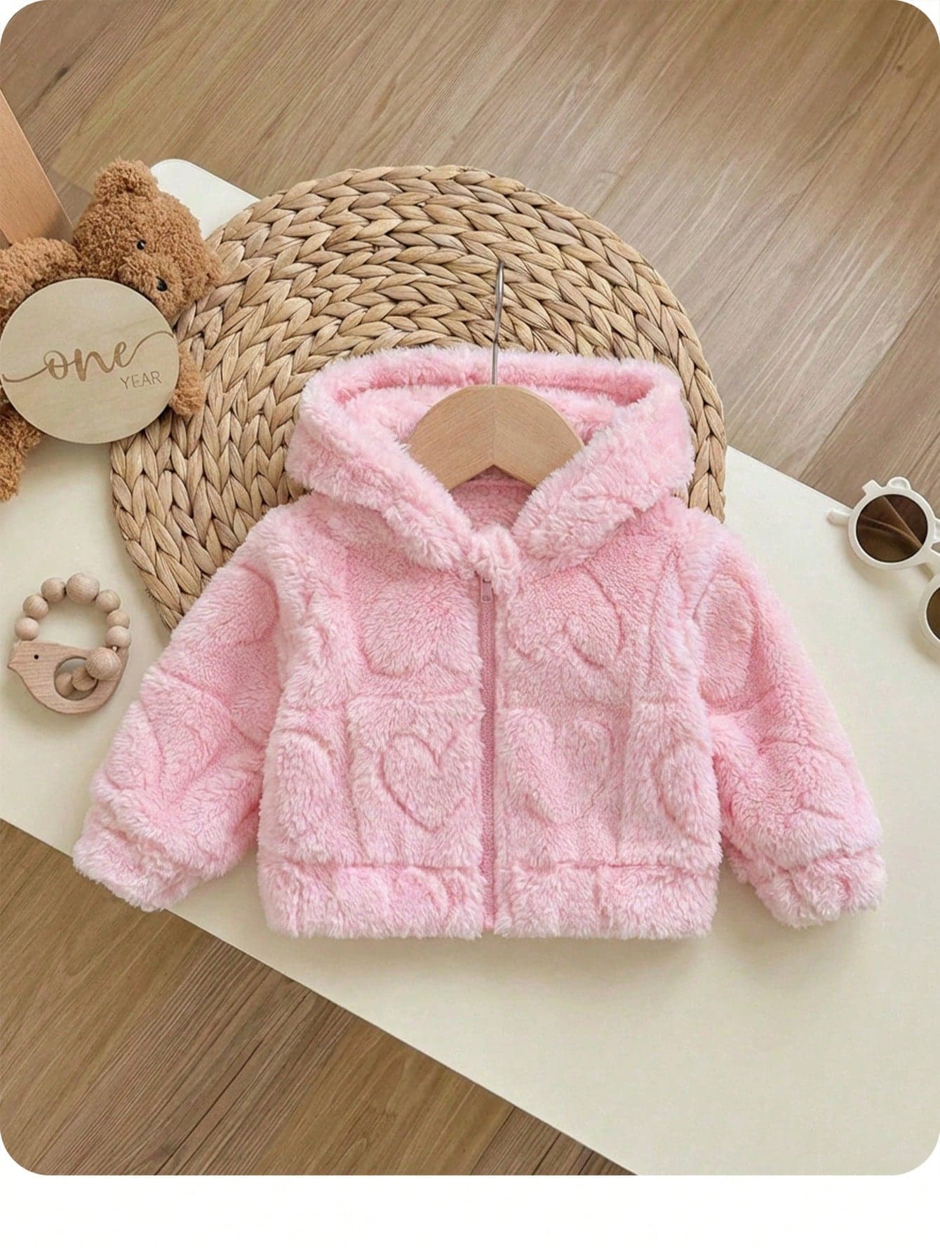 SHEIN Newborn Baby Girl Cute Solid Color Fuzzy Heart Pattern Hooded Thick Jacket For Fall/Winter