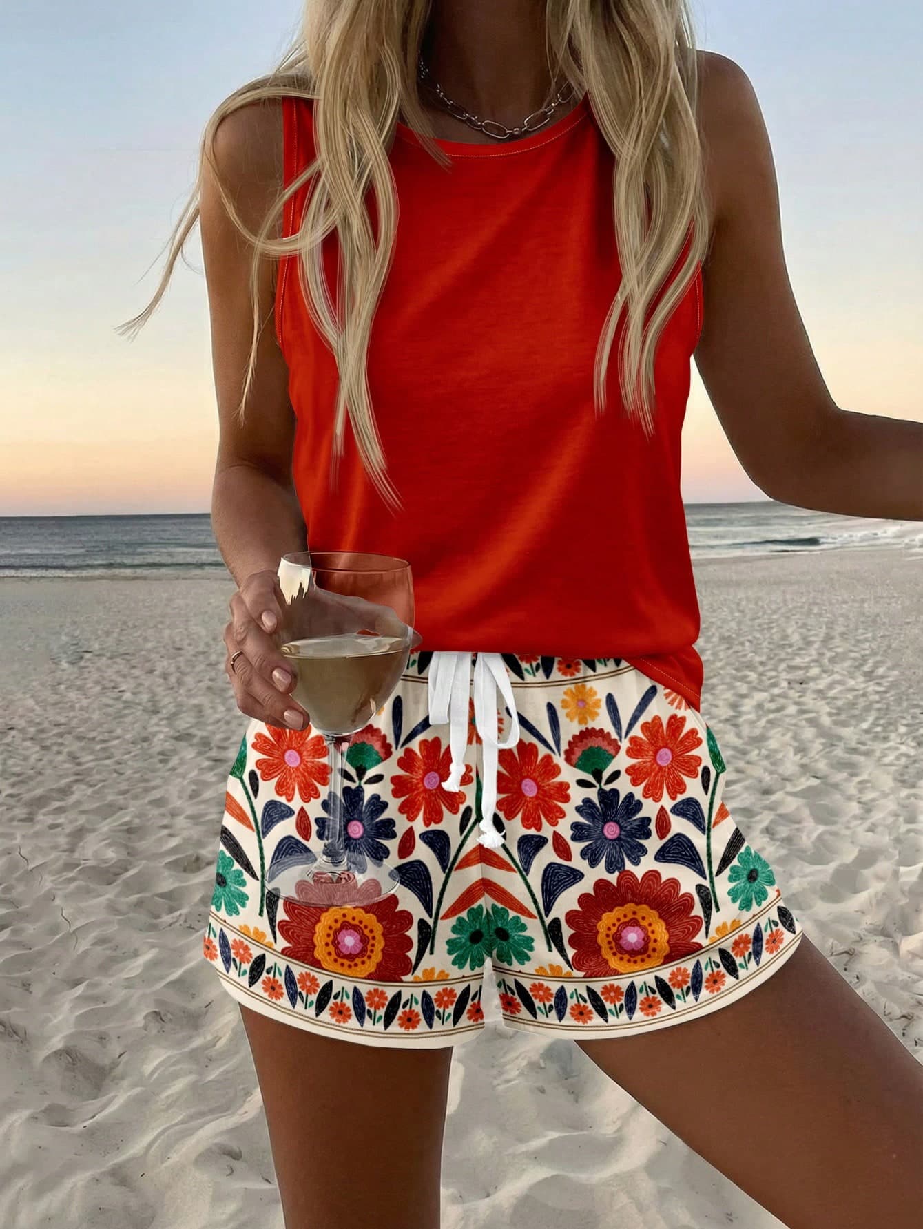 SHEIN LUNE Women's Casual Boho Round Neck Tank Top And Shorts 2 Pieces Set, Suitable For Summer,Holiday Outfits Women Beach Holiday Red Floral
