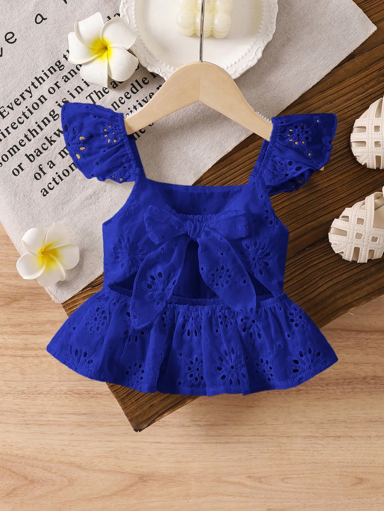 SHEIN LMoss Kids Babygirl Cute Summer Vacation Versatile White Embroidered Bow Tie Camisole