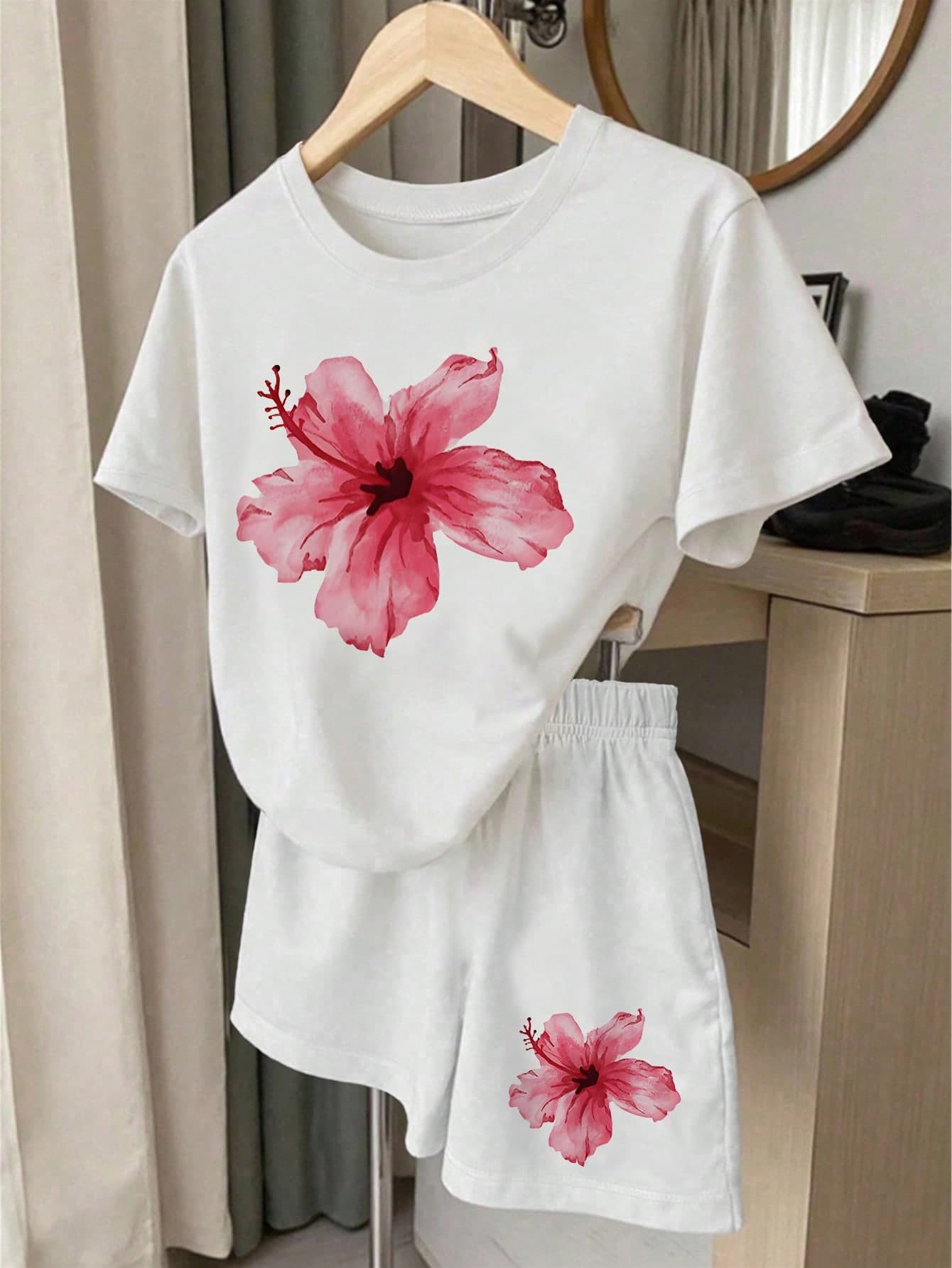 2pcs/Set Teenage Girls Cute Pink Floral Print Short Sleeve Top And Shorts Set,White Summer Holiday Vacation Casual Comfortable Versatile Daily Wear