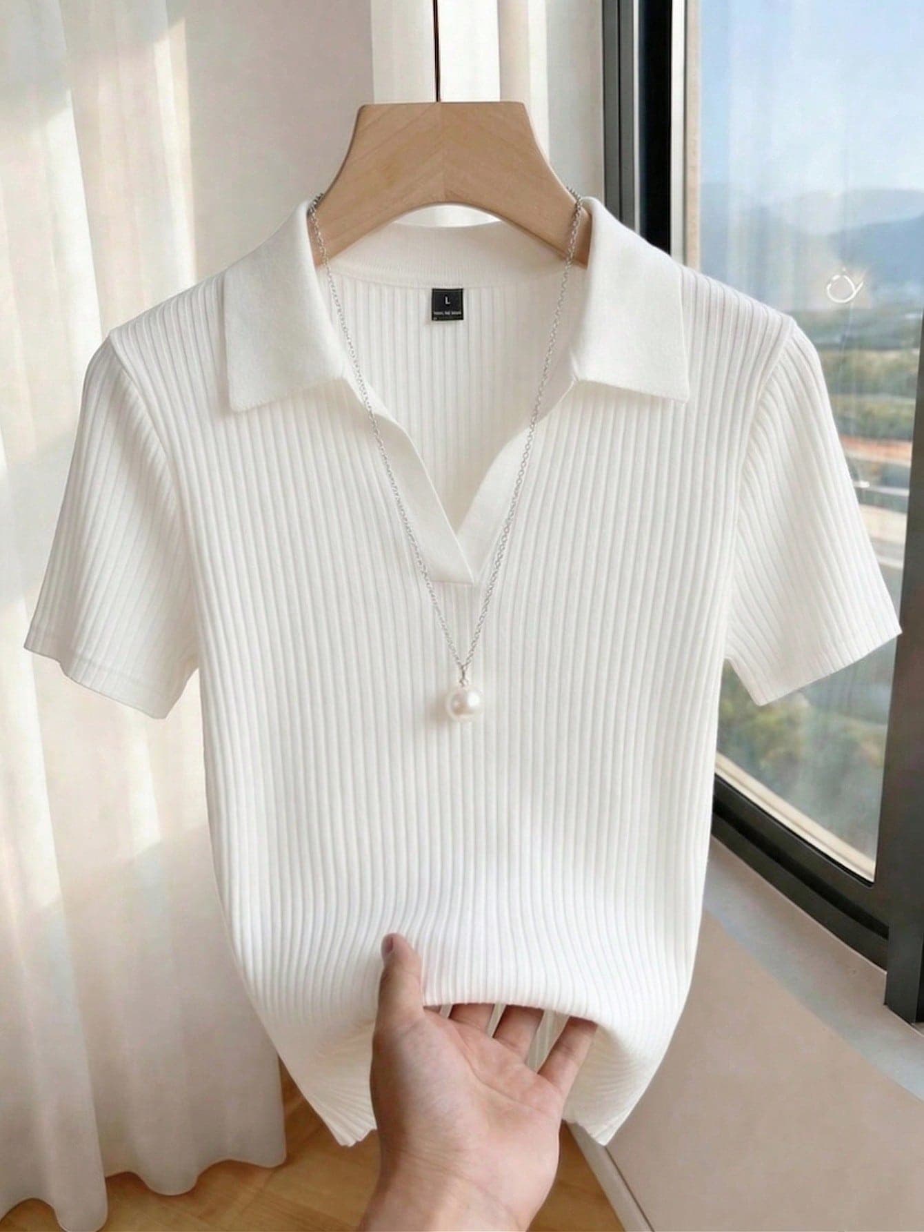 GlowEve Women's Elegant All White French Style Ribbed Short Top,Summer Casual Everyday V-Neck Short Sleeve Fitted Cropped T-Shirt,Polo Collar Versatile Top
