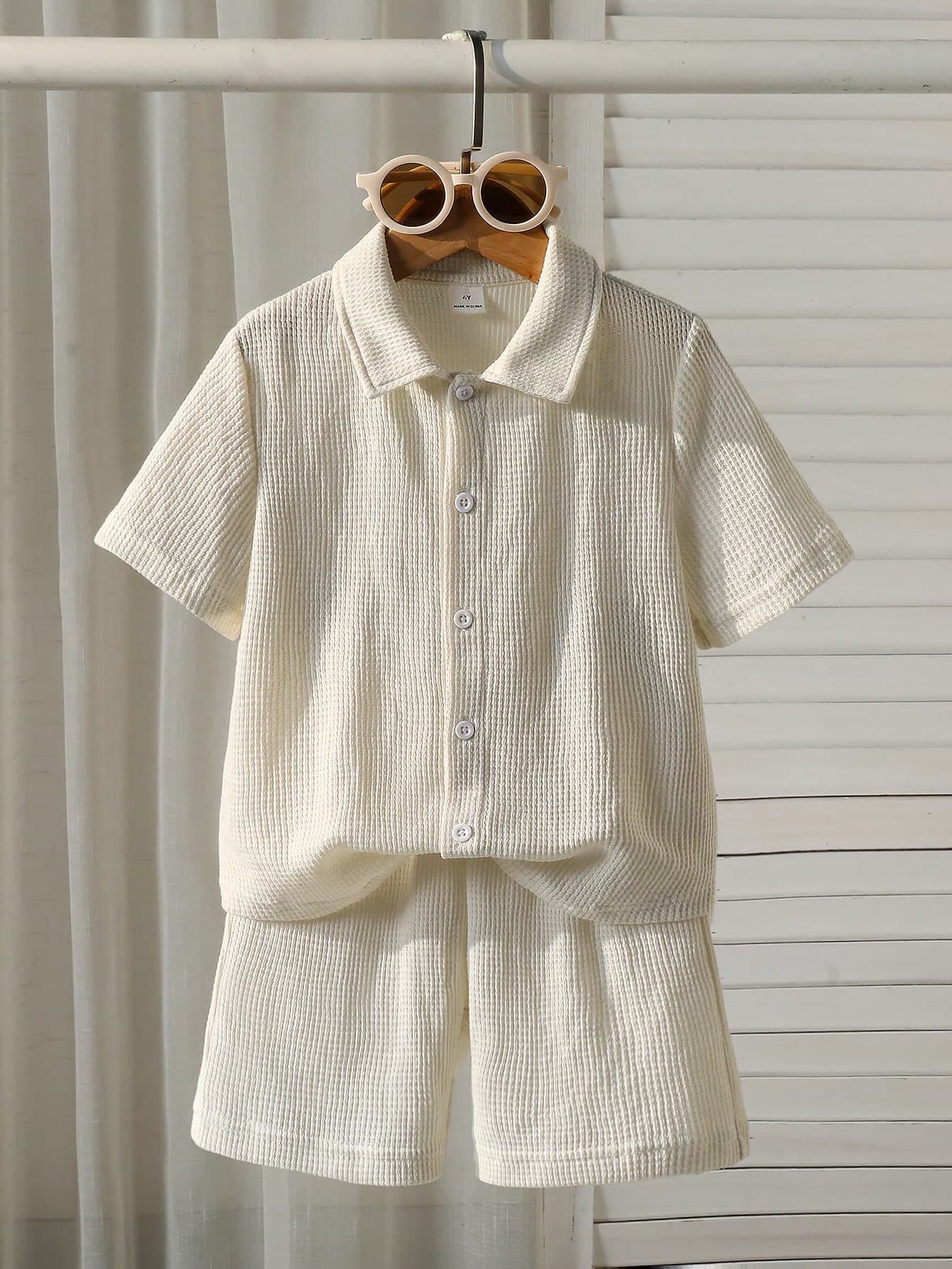 SHEIN Mirajuku 2pcs Young Boy Textured Stripe Knit Shirt And Shorts Set