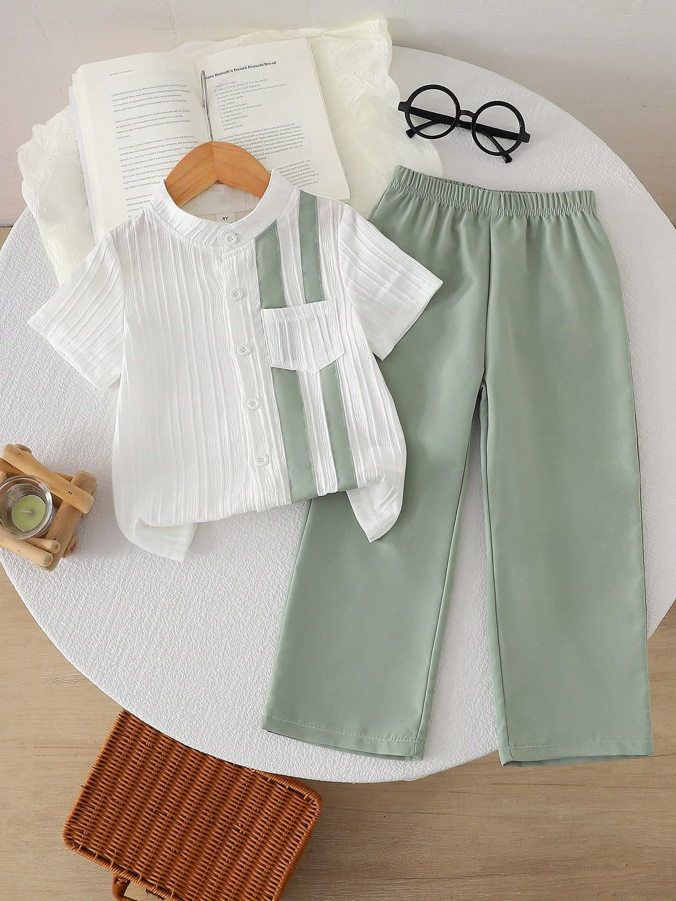 SHEIN Playful Pals 2pcs/Set Young Boy Casual Solid & Striped Short Sleeve Shirt And Pants Set, Suitable For Daily, Vacation, Sports, Summer