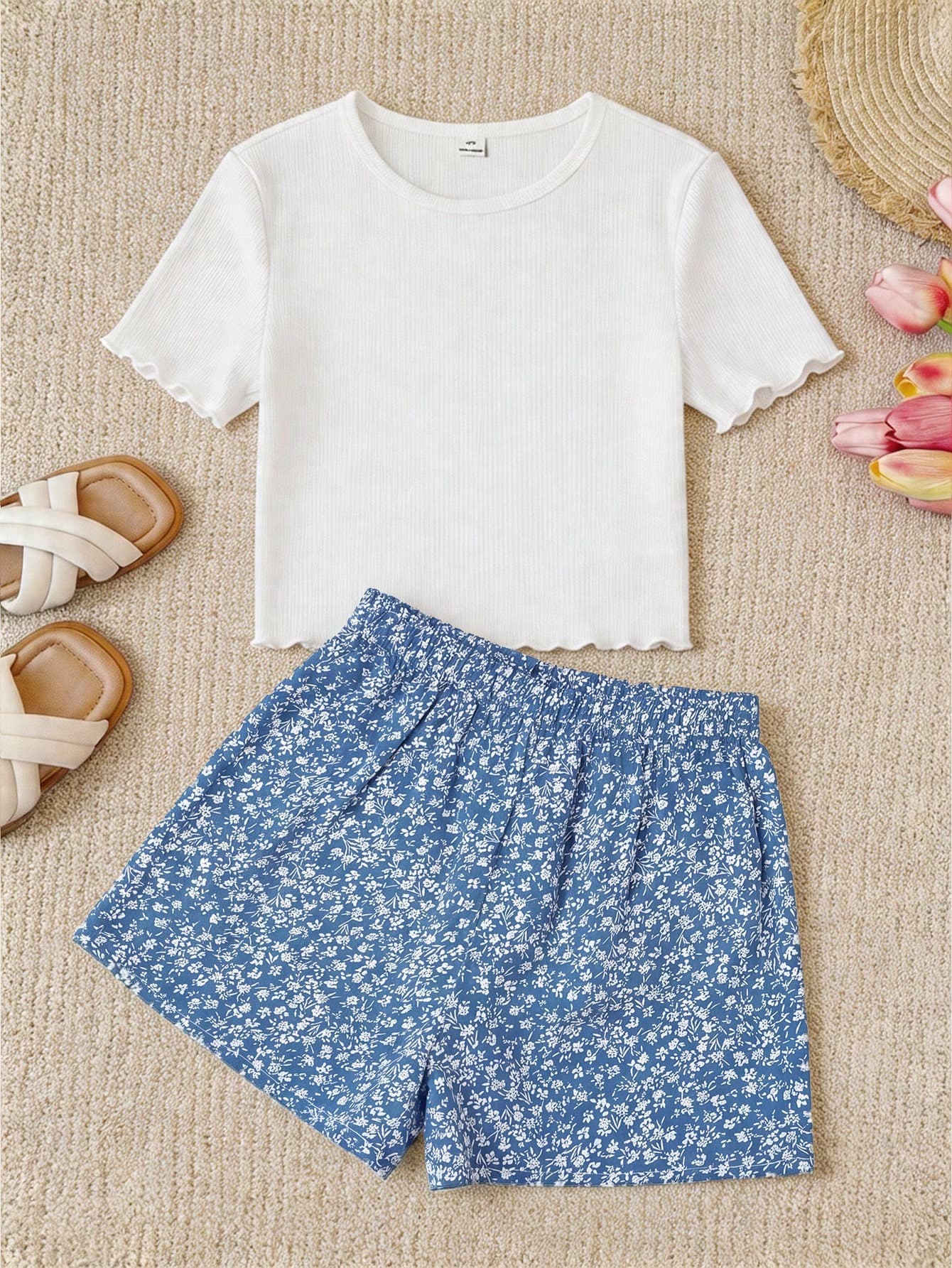 Kids Tween Girls Ditsy Floral Shorts Co-Ord Set,Summer Casual Vacation Holiday Round Neck White Short Sleeve Ribbed Knit Top And Patterned Shorts