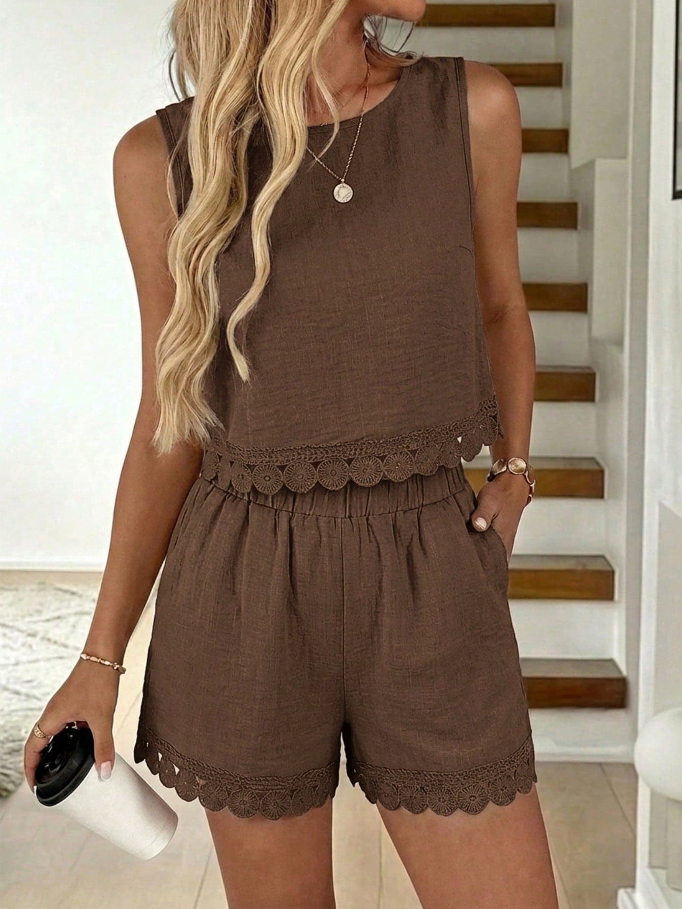 SHEIN LUNE Women's Casual Boho Floral Splice Summer Vacation Commute Daily Basic Fashion Outfit Sleeveless Shirt Top And Shorts 2-Piece Se Coffee Brown