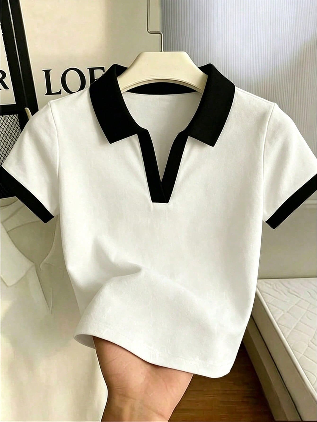 Resyla Women's Solid Color Polo Collar Fitted Short Sleeve T-Shirt