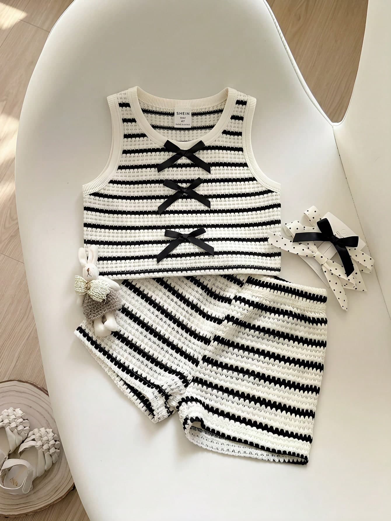 SHEIN 2pcs Young Girls Sleeveless Striped Knit Jacquard Camisole Top & Elastic Waist Shorts Cute Summer Matching Set, Perfect For Family Vacation