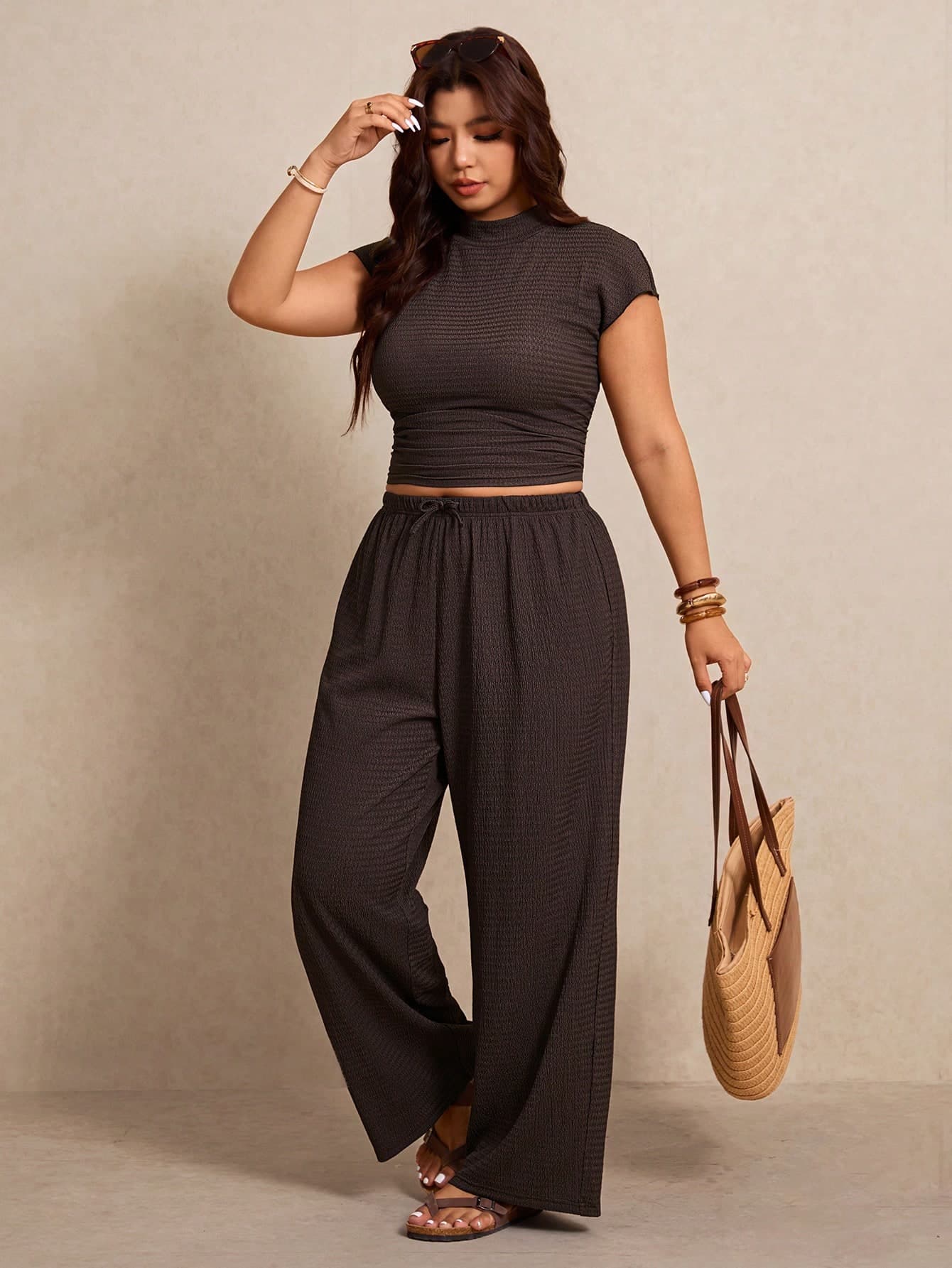 Elaquor Plus Size Women 2pcs Set:Textured Pleated T-Shirt And Casual Bowknot Decorated Pants Two Piece Sets Outfits For 2 Outfit Brown