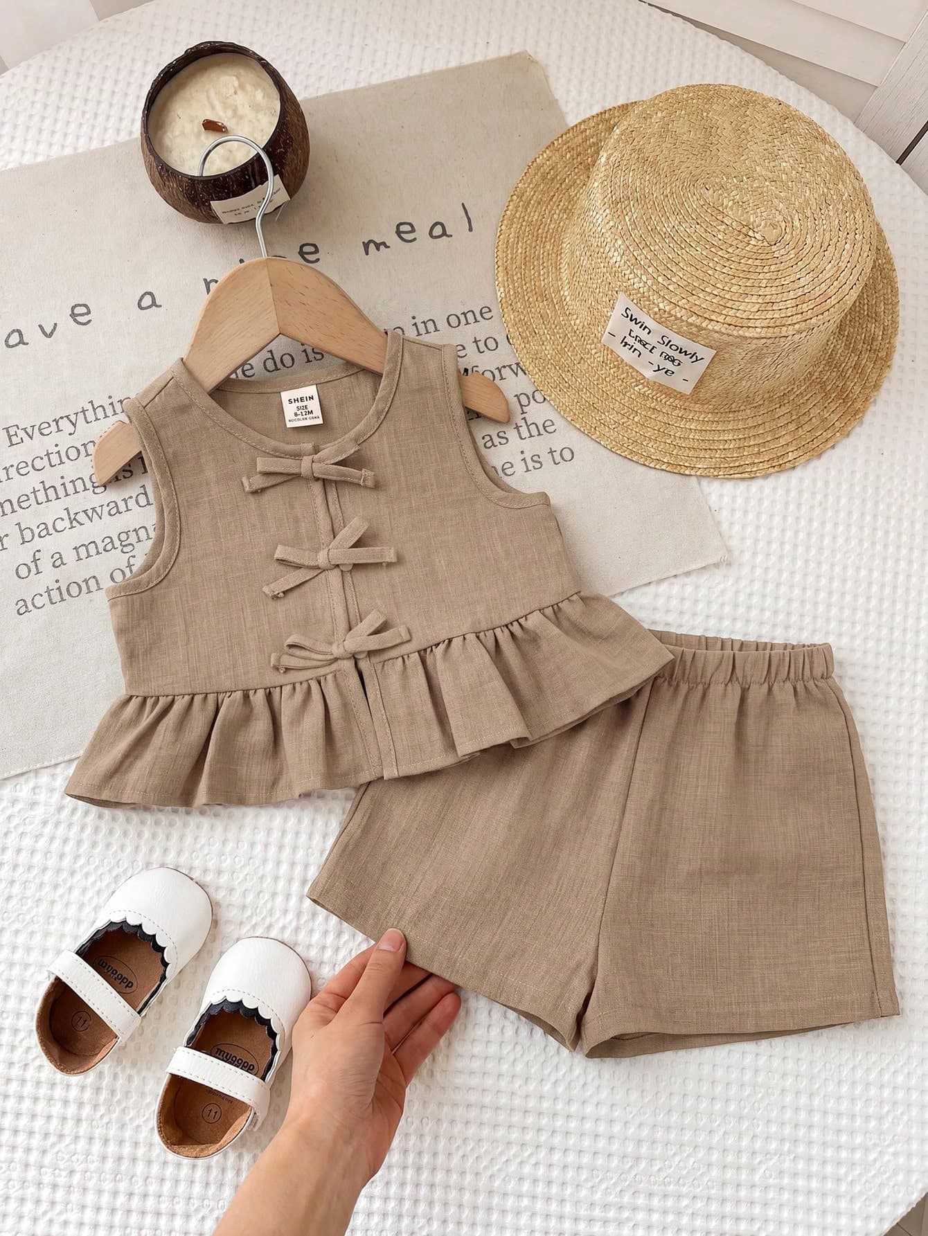 SHEIN LMoss Kids Baby Girl Solid Color Round Neck Bow Decor Ruffle Top And Shorts Casual Daily Outfit