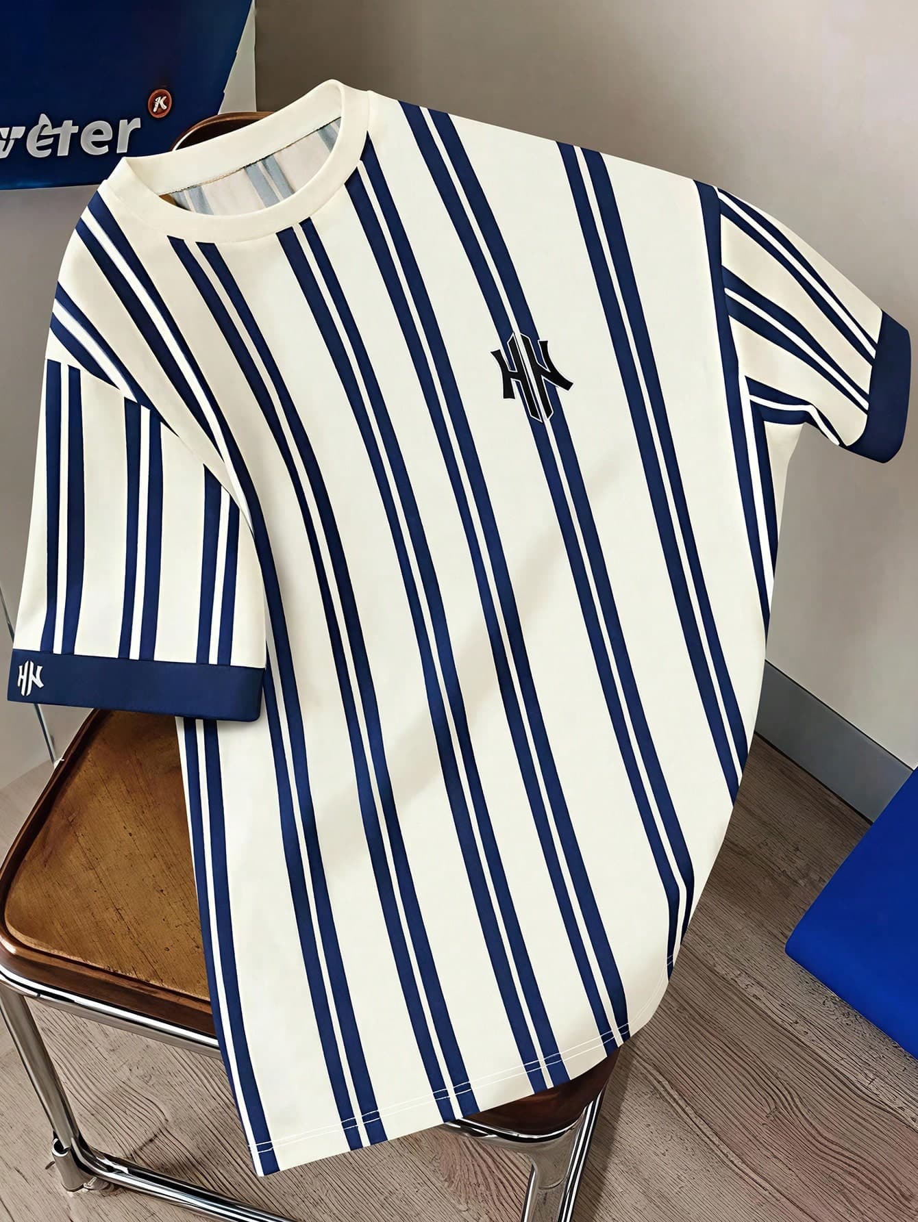 Vacaura 1pc Casual Minimalist Blue Striped Crew Neck T-Shirt For Teenage Boys, Comfortable Fabric, New Summer Style, Suitable Multiple Occasions And Seasons