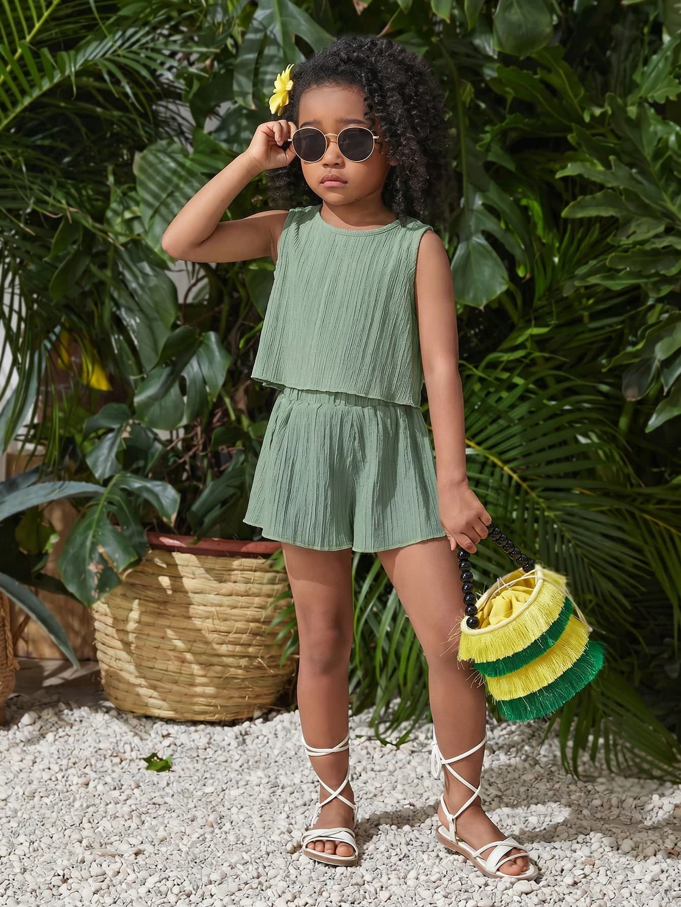 SHEIN 2pcs/Set Young Girls Summer Solid Color Round Neck Tank Top And Shorts Casual Outfit,Kids Cute Sleeveless Clothing Set For Holiday,Beach Resort Wear