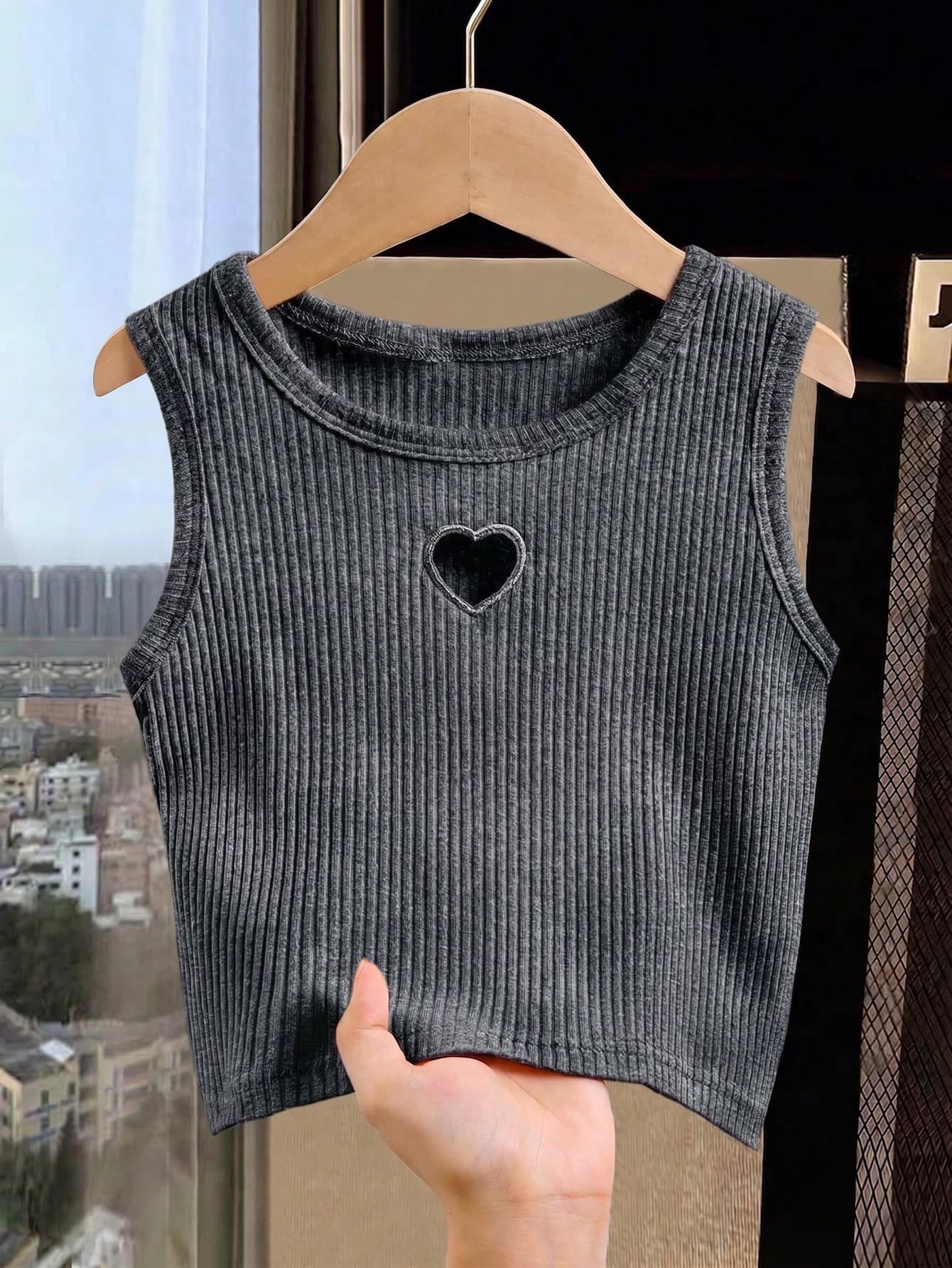 SHEIN Genkimix Kids Young Girl Summer Hollow Heart Embroidered Fashionable Casual Sleeveless Top, Comfortable Versatile Solid Color Tank