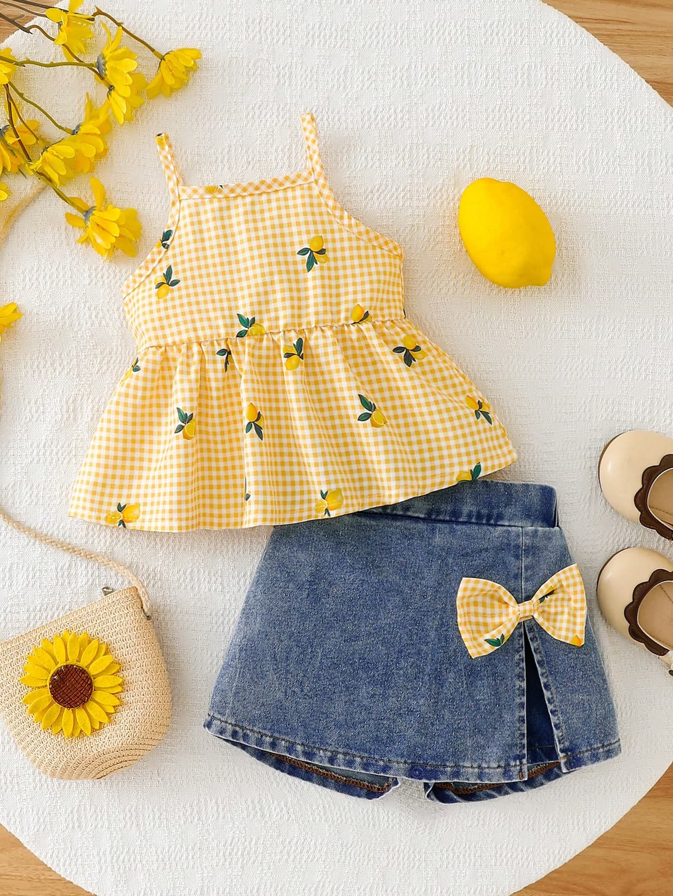 SHEIN 2pcs Baby Girls' Casual Plaid & Lemon Print Sleeveless Tank Top And Bow Decor Denim Shorts Set, Suitable For Daily Wear In Summer