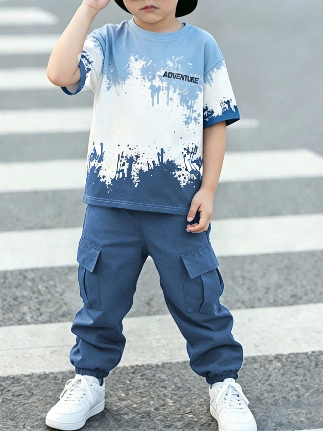 SHEIN Genkimix Kids 2pcs/Set Young Boy Gradient Color Graphic Print Crew Neck Short Sleeve T-Shirt And Cargo Pants Outfit,Fashionable Comfortable Summer Casual Clothes