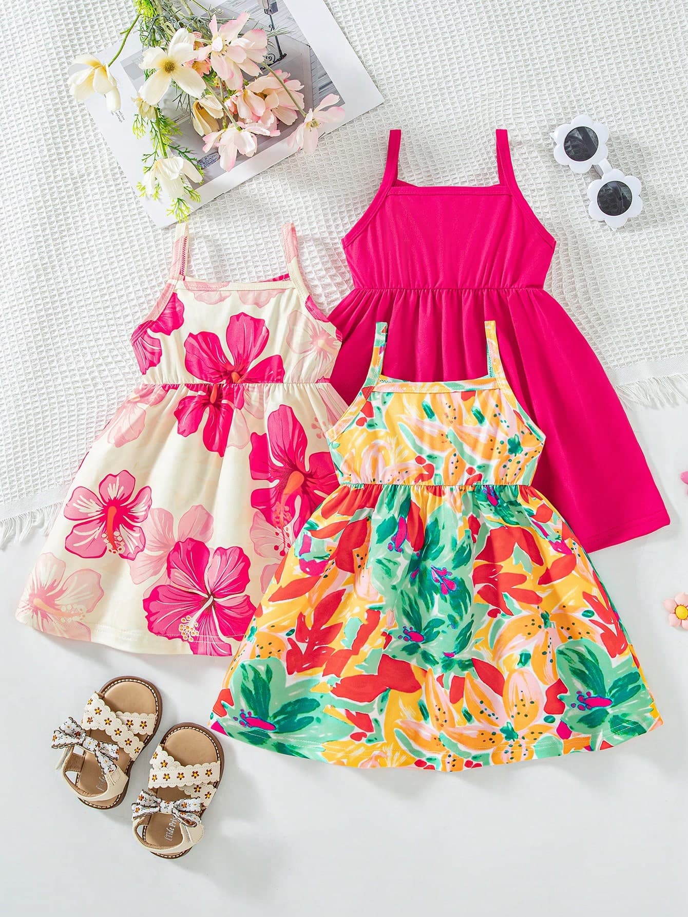 SHEIN Playful Pals 3pcs/Set Baby Girls' Summer New Floral Print Sleeveless Slip Dress & Solid Color Dress, Pastoral Style, Fashion Cute Dresses