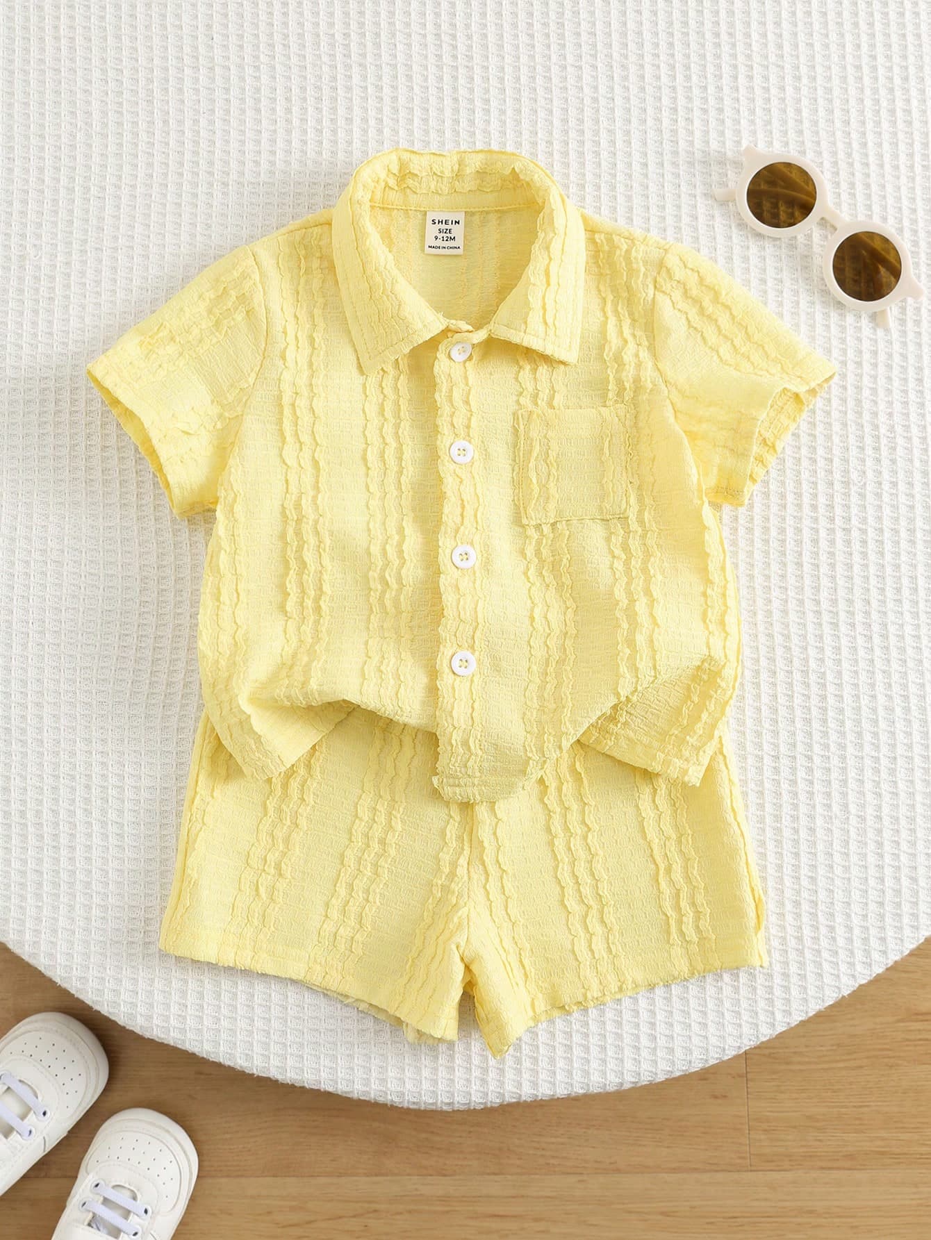 SHEIN 2pcs Unisex Baby/Toddler Striped Textured Fabric Polo Collar Short Sleeve Cardigan And Shorts Set,Pastel Yellow,Summer,Casual,Vacation,Holiday,Daily