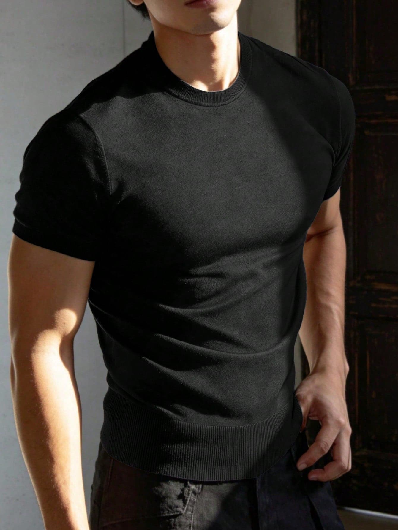 Manfinity Homme Slim Fit Crew Neck Short Sleeve T-Shirt, Muscle-Enhancing, Heavy-Weight, Tight-Fitting, Casual Fitness Tee For Men