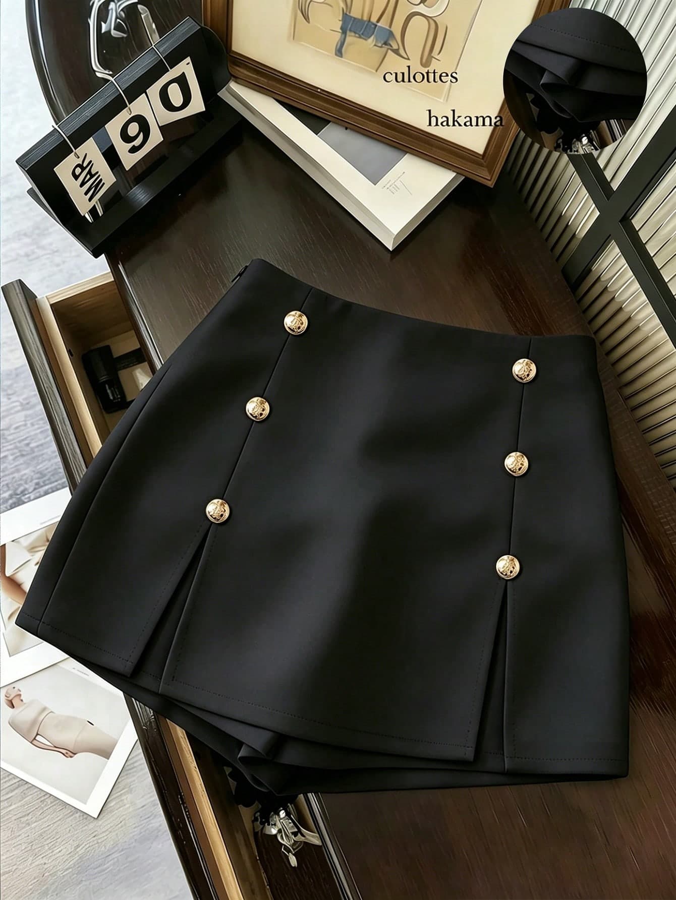 Franclia Women's Metal Button Decor Split Hem Shorts