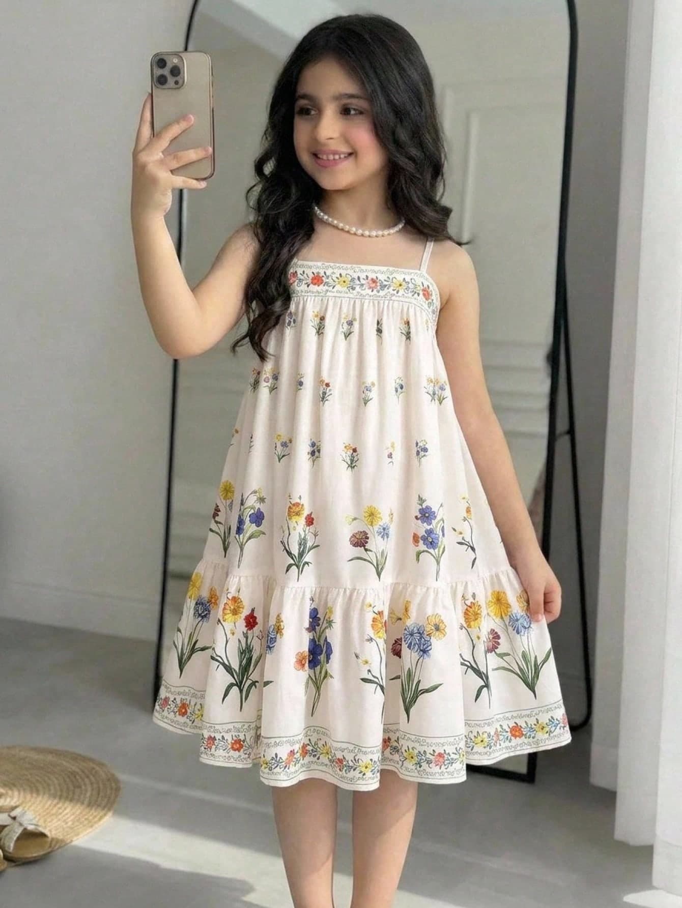 SHEIN Tween Girl Summer Spaghetti Strap Strap Bandeau Ruched Patchwork Casual Beach Vacation Ditsy Floral Woven Ditsy Floral Cami Dress KIDS