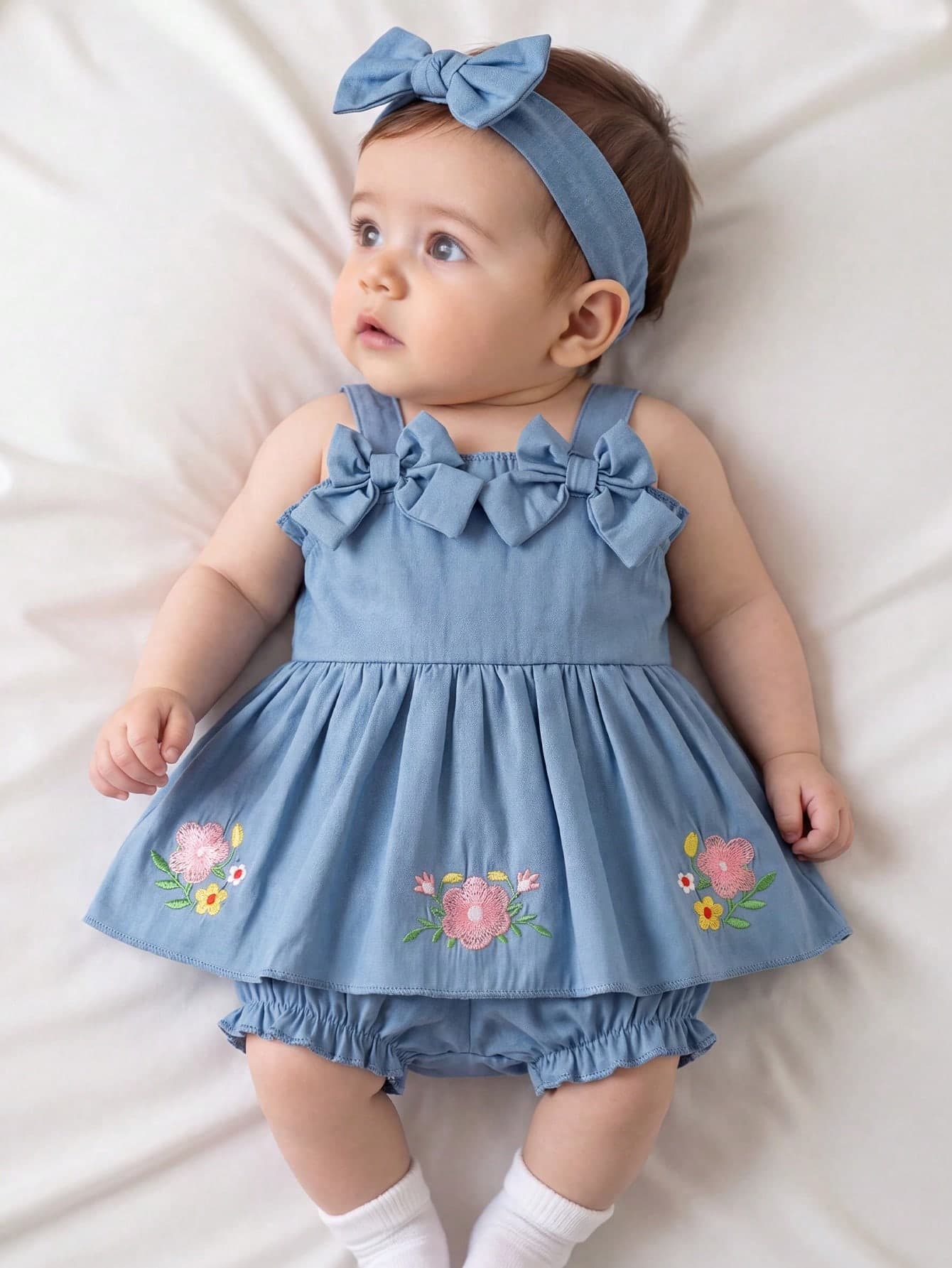 SHEIN Cute Newborn Baby Girl Summer Outfit Aqua Blue Floral Embroidered Camisole Top Bow Decor Bud Shorts Pastoral Family Matching First Birthday Clothes