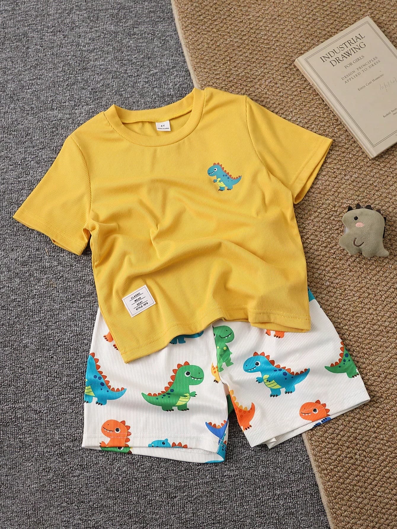 SHEIN Playful Pals Toddler Boys' Cartoon Dinosaur Print Summer 2-Piece Set,Short Sleeve Top & Allover Shorts,Stretchy Ribbed Fabric,Soft Family Matching Outfits,Casual