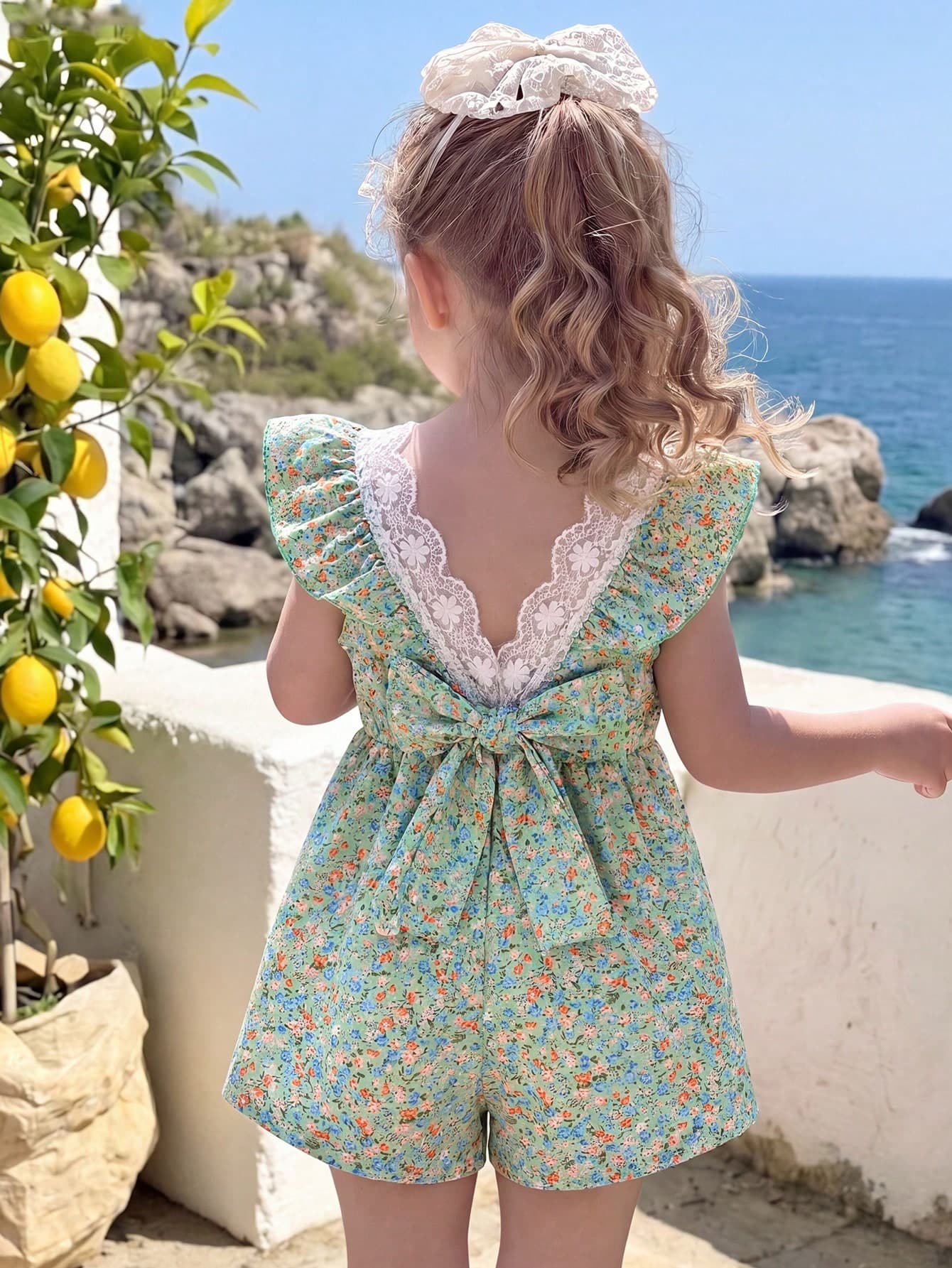 SHEIN Elladie kids 2025 Summer New Girls Ditsy Floral Ruffle Sleeve V-Neck Cinched Waist Back Cutout A-Line Dress, Countryside Style Fashion For Young Girls