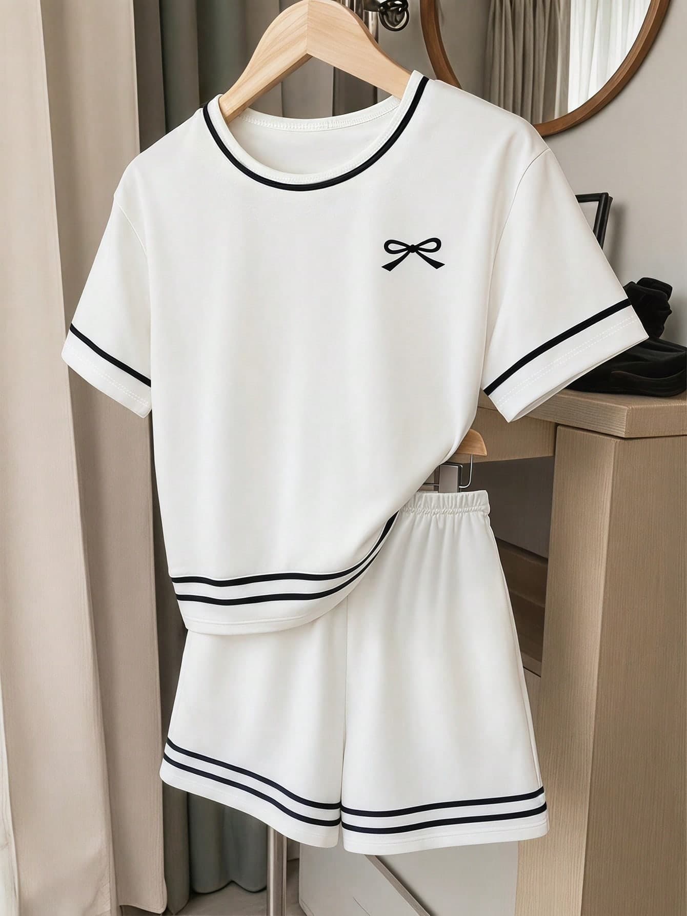 Teen Girls' White Summer Y2k Graduation Back-To-School Digital Stripe & Bow Print Short Sleeve Shorts Set,Casual Comfortable Outfit For Sports,Home