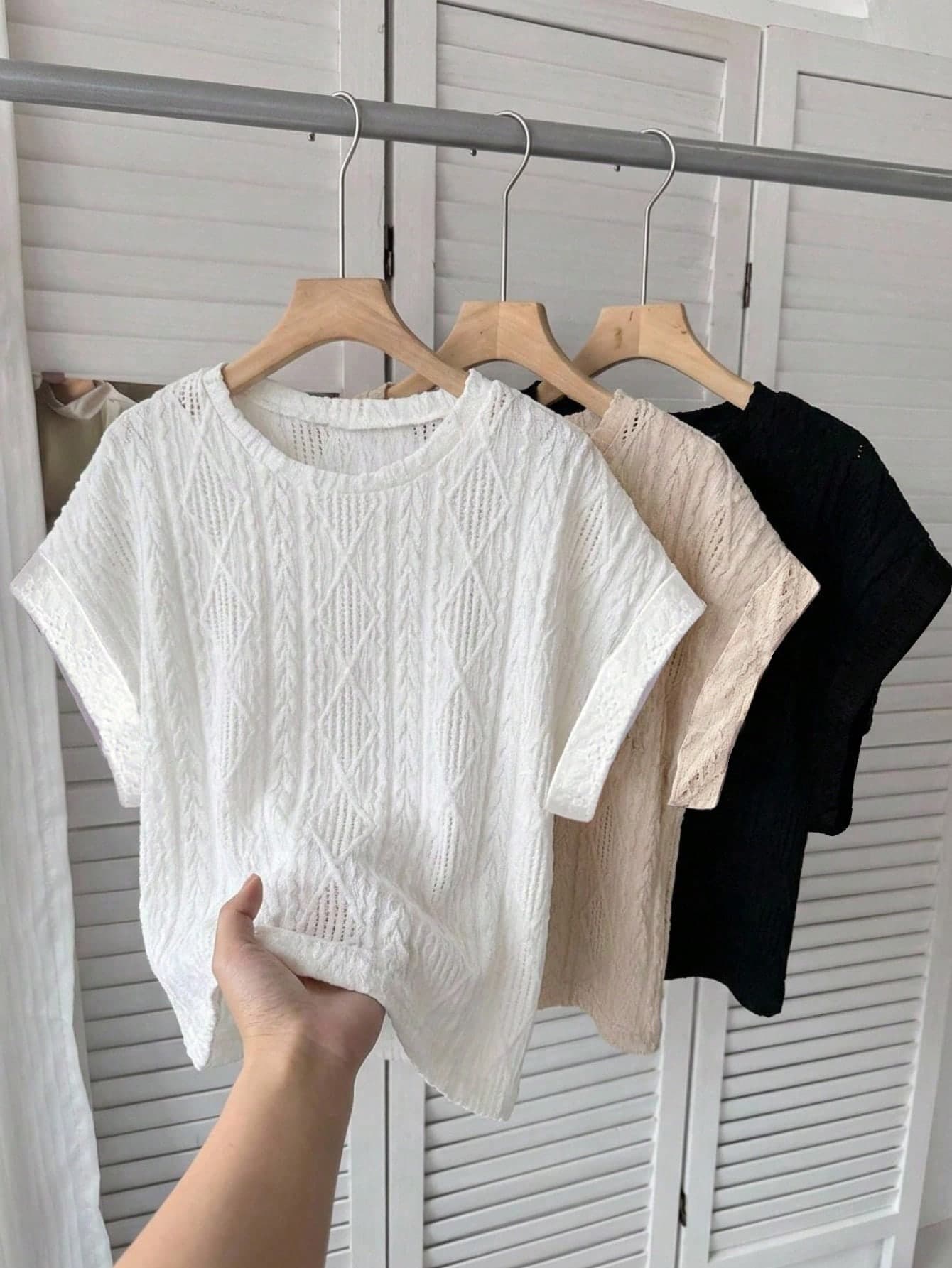 SHEIN LUNE 3pcs Women's Textured Black, White, Khaki T-Shirts, Versatile For Summer,Summer Top School Basic Casual