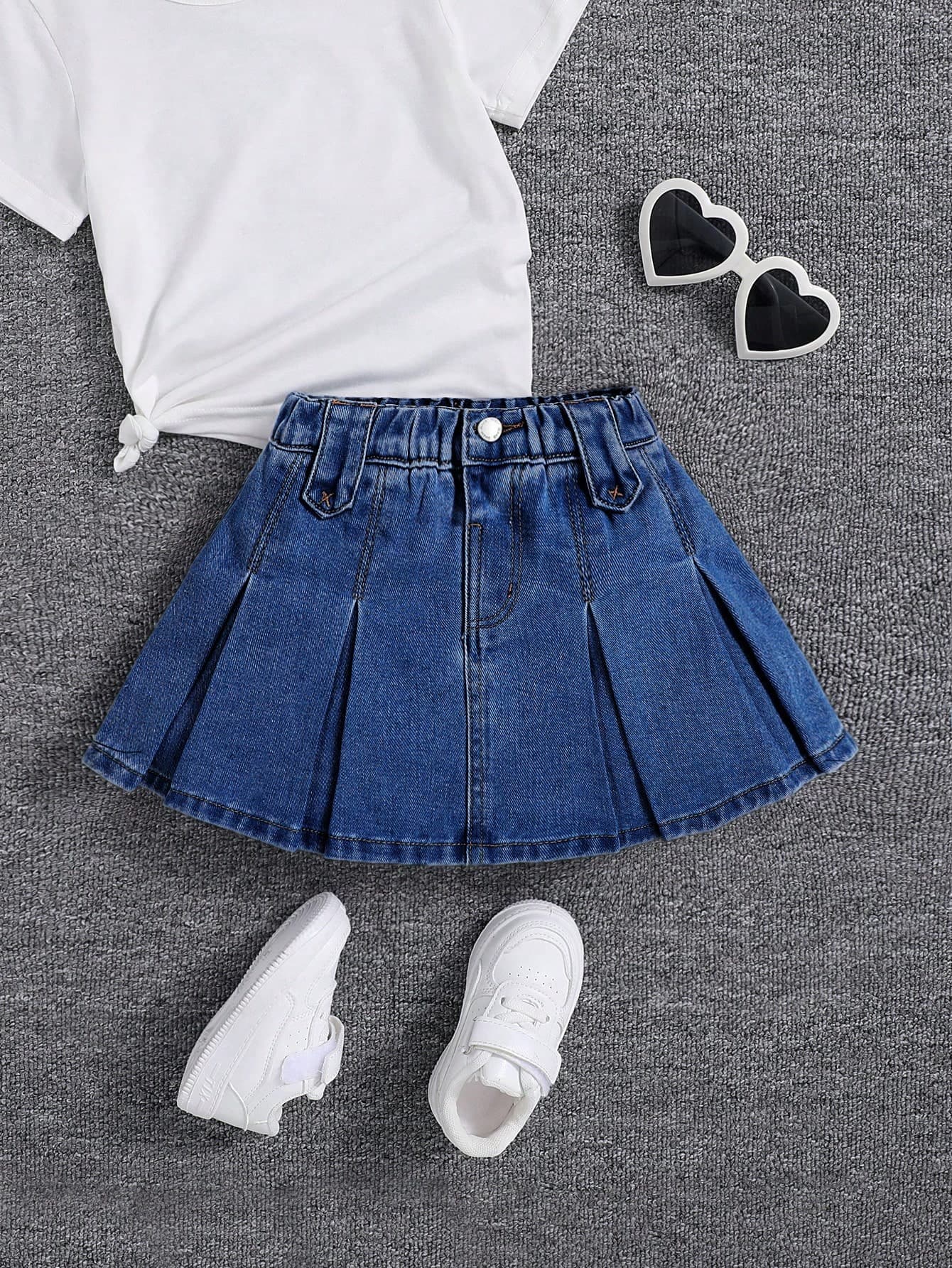 SHEIN Young Girl Plain Color Pleated Casual Denim Skirt