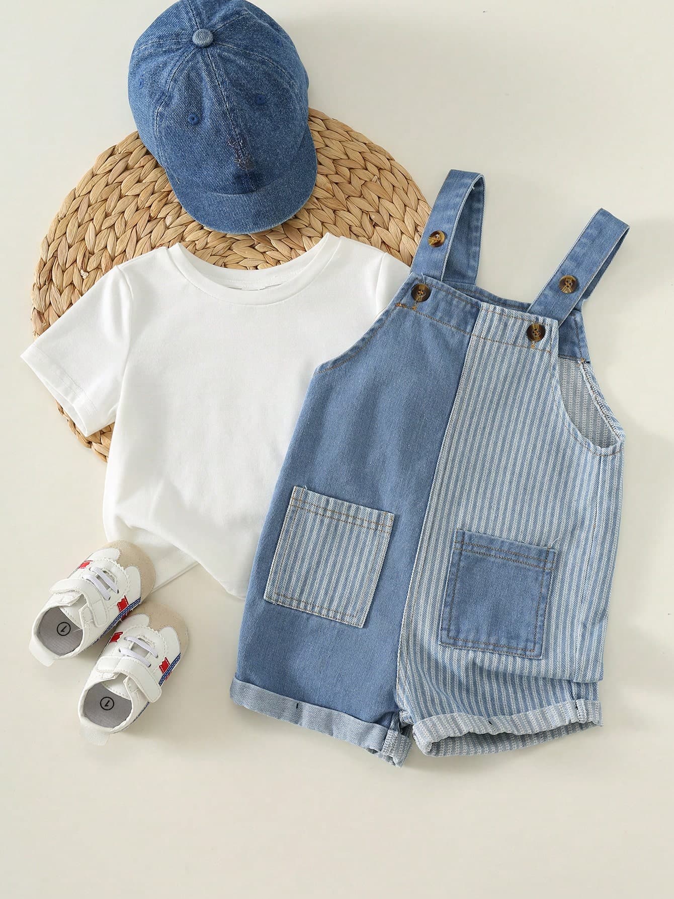 SHEIN Unisex Baby/Baby Boy Casual Cute Contrast Color Patchwork Denim Bib Shorts Overalls,Baby Outfit Sets,Summer Clothes,Rompers,Jeans