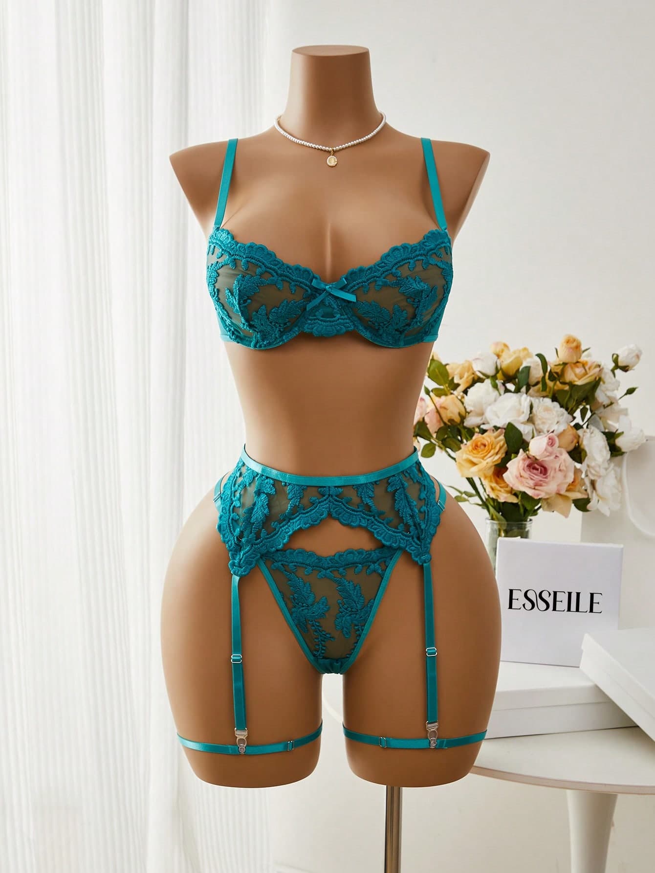 SHEIN 5pcs Women's Romantic Sheer Embroidered Mesh Underwire Lingerie Set