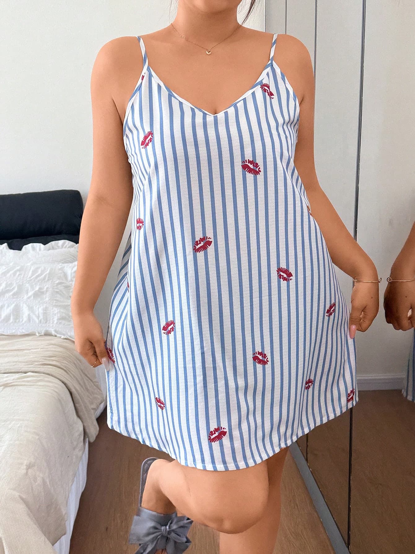 Napfluff CURVE Napfluff CURVE Plus Size Sleeveless Lip Print & Striped Bubble Crinkle Nightgown