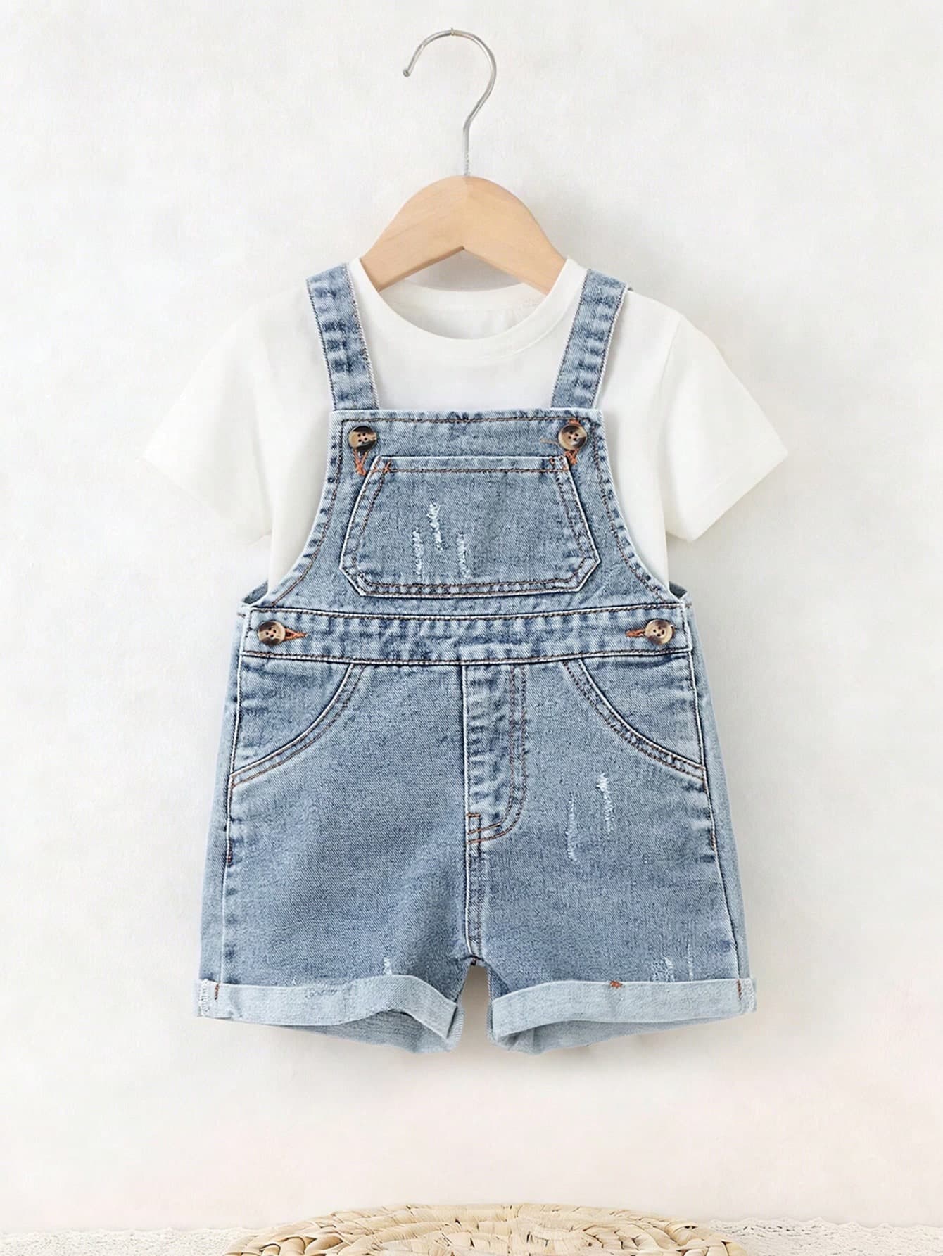 SHEIN Playful Pals 2026 New Baby Boys' Lightweight Washed Denim Overalls, Casual Fashion Style With Large Pockets, Soft And Comfortable Cotton Denim Effect, Off-White