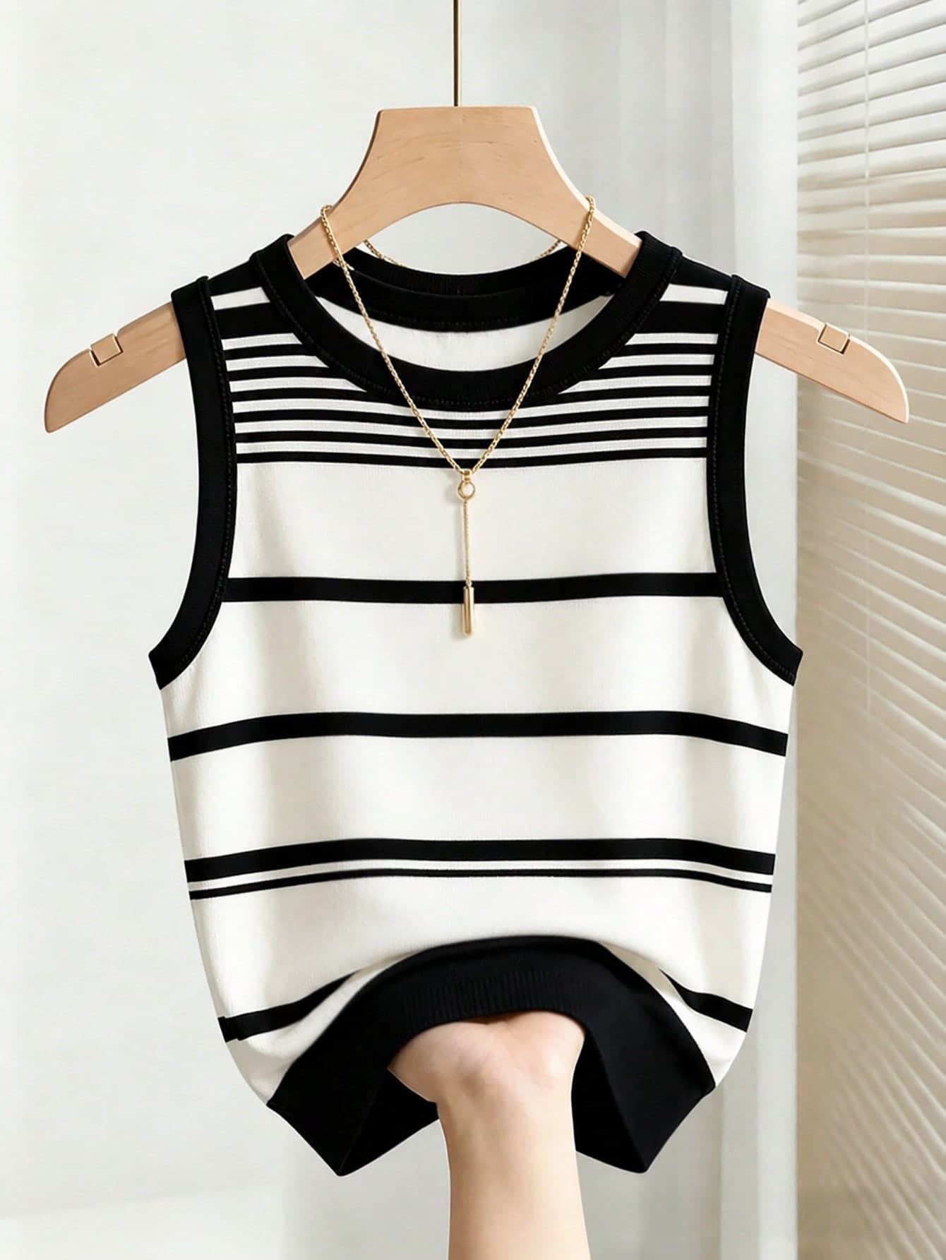 Franclia Women's Summer Casual Vacation & Commute Contrast Stripe Print Fitted Comfortable Tank Top