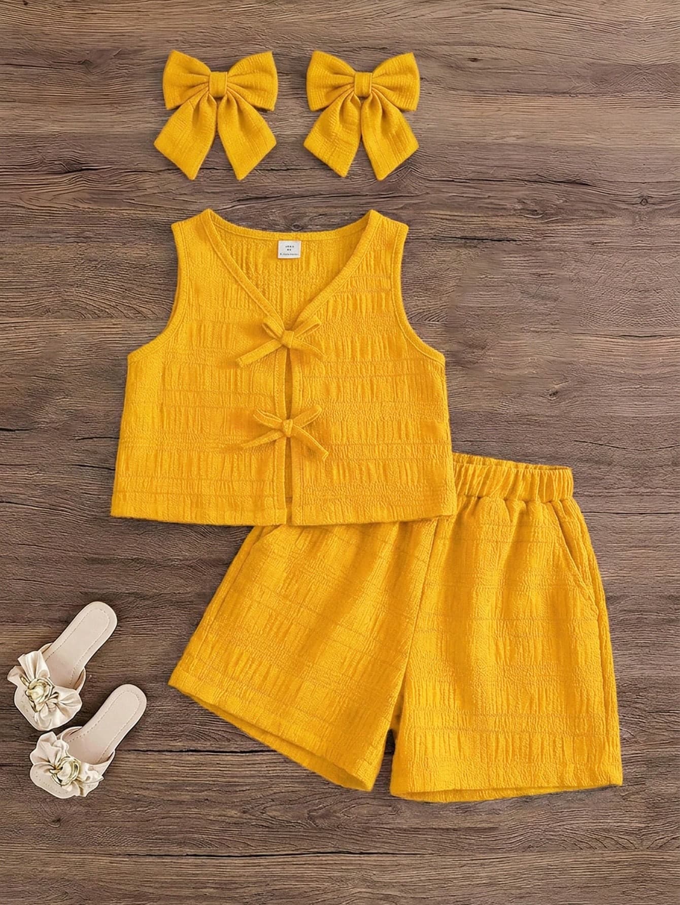 SHEIN 2pcs Young Girl Woven Striped Round Neck Top And Woven Shorts Set