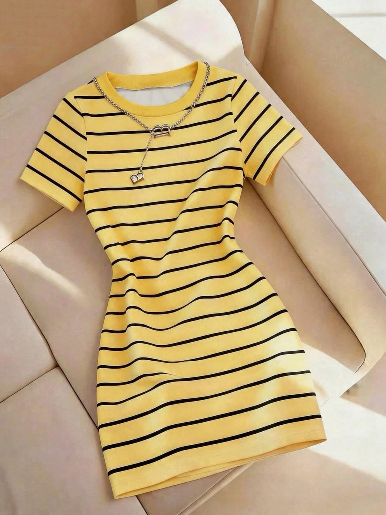 Franclia Women's Casual Yellow Round Neck Short Sleeve Mini Dress, Summer School