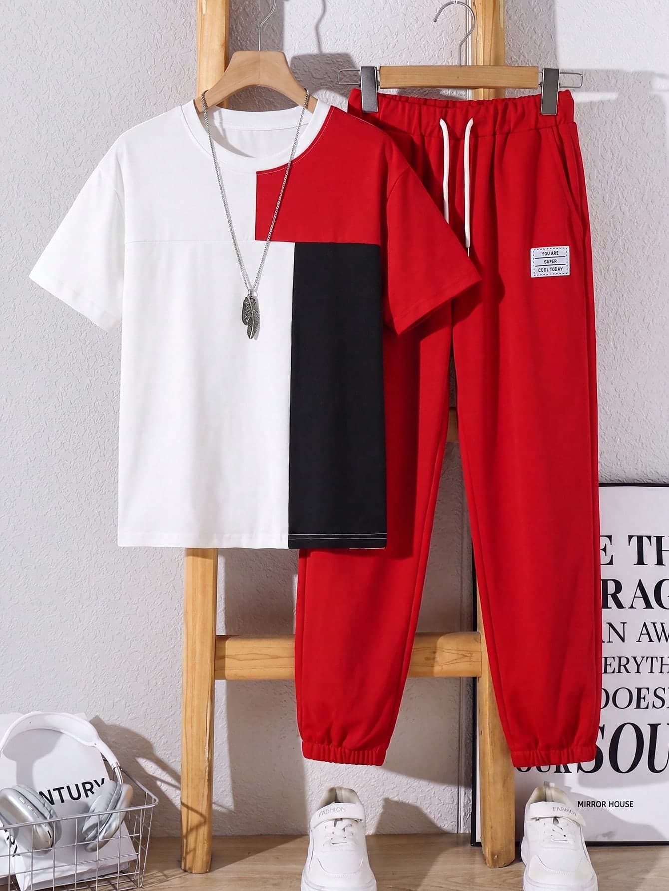 SHEIN Vacaura 2pcs Boys Casual Stylish Patchwork T-Shirt Long Pants Set,Red And White Stripe,Summer,Vacation,Suitable For Everyday Wear Outdoor Activities School